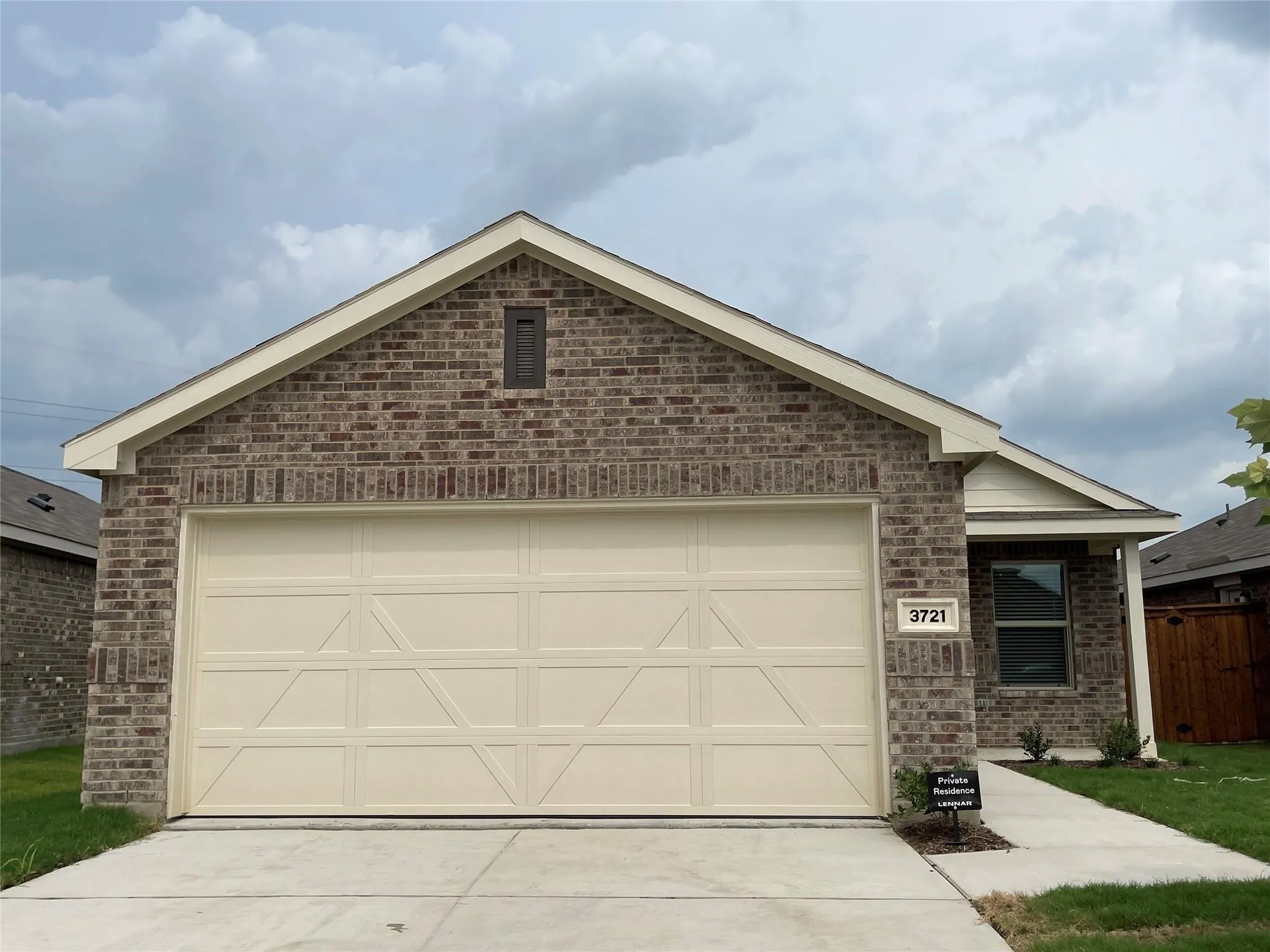 Single Family Residence For Rent in Denton County , 3721 Harper Street, Little Elm, Texas 75068, 3 Bedroom, 2 Bathroom, 2 Garage spaces, 1,325 Sqft, built in 2023, mls#21356197, Real Estate Agent in Little Elm, Homes For Rent in Denton county, Homes For Rent in Little Elm, Realtor in Little Elm Texas, Real Estate Brokerage Independent Realty Texas, Luminita Cordes Realtor