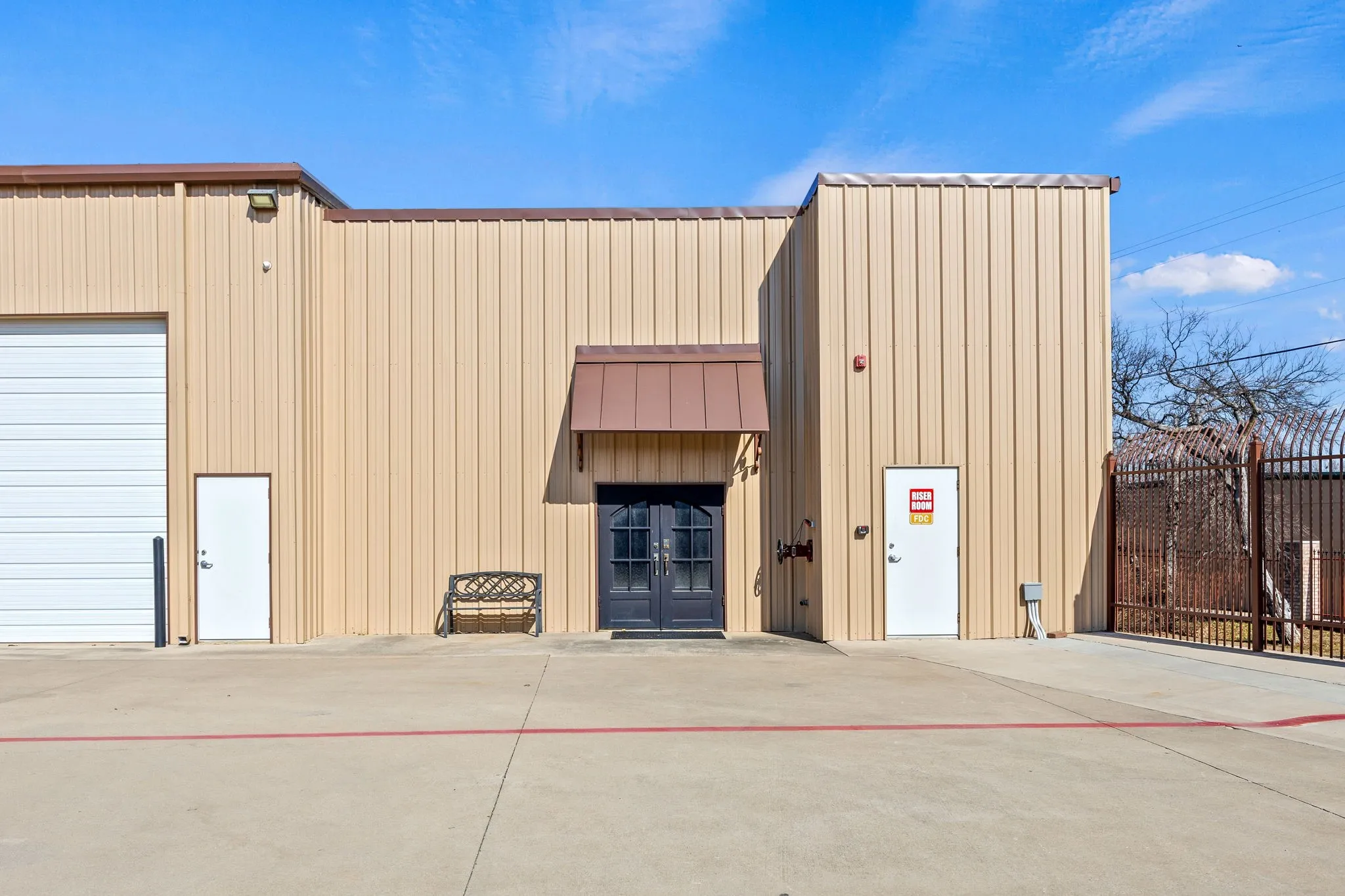 Industrial For Sale in Denton County , 853 Main Street A2, Lake Dallas, Texas 75065, 0, 0, Garage spaces, 0 Sqft, built in 2003, Price $103,000, mls#21356176, Real Estate Agent in Lake Dallas, Homes For Sale in Denton county, Homes For Sale in Lake Dallas, Realtor in Lake Dallas Texas, Real Estate Brokerage Independent Realty Texas, Luminita Cordes Realtor