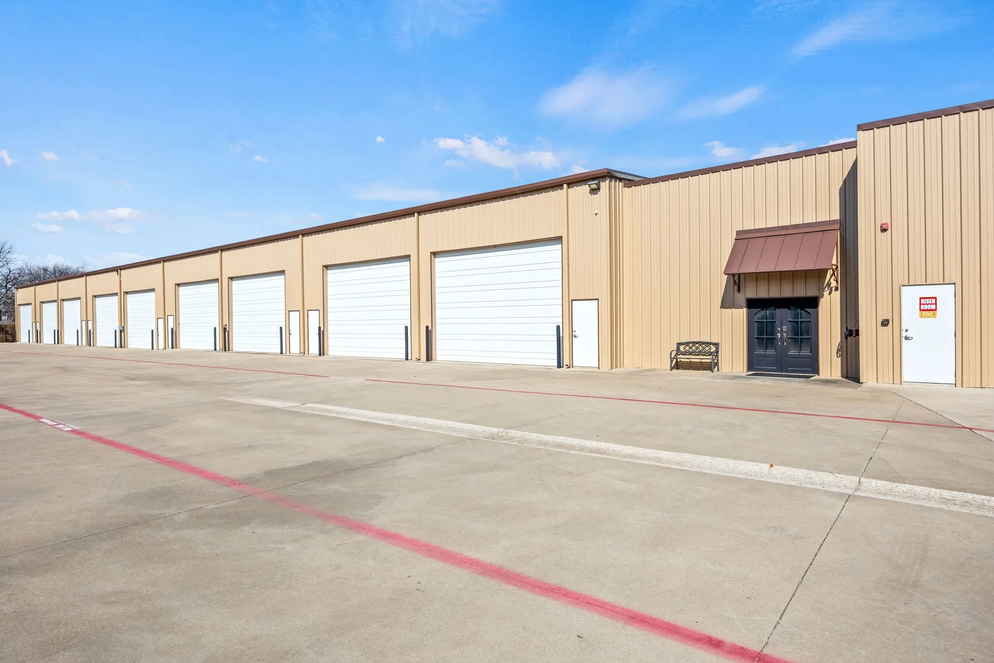 Industrial For Sale in Denton County , 853 Main Street A2, Lake Dallas, Texas 75065, 0, 0, Garage spaces, 0 Sqft, built in 2003, Price $103,000, mls#21356176, Real Estate Agent in Lake Dallas, Homes For Sale in Denton county, Homes For Sale in Lake Dallas, Realtor in Lake Dallas Texas, Real Estate Brokerage Independent Realty Texas, Luminita Cordes Realtor