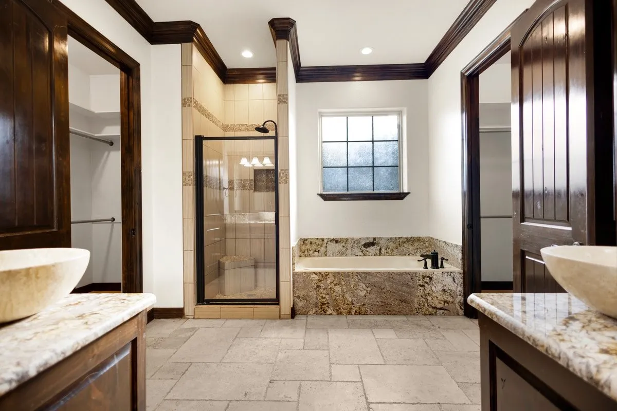 Single Family Residence For Sale in Smith County , 7820 Molina Drive, Tyler, Texas 75704, 6 Bedroom, 6 Bathroom, 3 Garage spaces, 4,008 Sqft, built in 2014, mls#21356180, Real Estate Agent in Tyler, Homes For Sale in Smith county, Homes For Sale in Tyler, Realtor in Tyler Texas, Real Estate Brokerage Independent Realty Texas, Luminita Cordes Realtor
