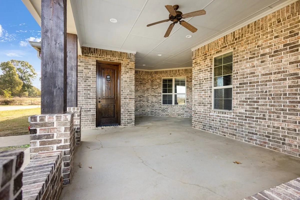 Single Family Residence For Sale in Smith County , 7820 Molina Drive, Tyler, Texas 75704, 6 Bedroom, 6 Bathroom, 3 Garage spaces, 4,008 Sqft, built in 2014, mls#21356180, Real Estate Agent in Tyler, Homes For Sale in Smith county, Homes For Sale in Tyler, Realtor in Tyler Texas, Real Estate Brokerage Independent Realty Texas, Luminita Cordes Realtor
