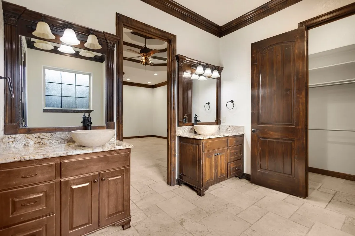 Single Family Residence For Sale in Smith County , 7820 Molina Drive, Tyler, Texas 75704, 6 Bedroom, 6 Bathroom, 3 Garage spaces, 4,008 Sqft, built in 2014, mls#21356180, Real Estate Agent in Tyler, Homes For Sale in Smith county, Homes For Sale in Tyler, Realtor in Tyler Texas, Real Estate Brokerage Independent Realty Texas, Luminita Cordes Realtor