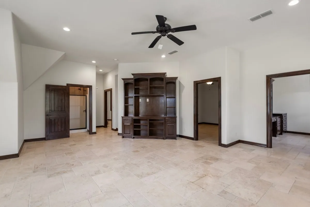 Single Family Residence For Sale in Smith County , 7820 Molina Drive, Tyler, Texas 75704, 6 Bedroom, 6 Bathroom, 3 Garage spaces, 4,008 Sqft, built in 2014, mls#21356180, Real Estate Agent in Tyler, Homes For Sale in Smith county, Homes For Sale in Tyler, Realtor in Tyler Texas, Real Estate Brokerage Independent Realty Texas, Luminita Cordes Realtor