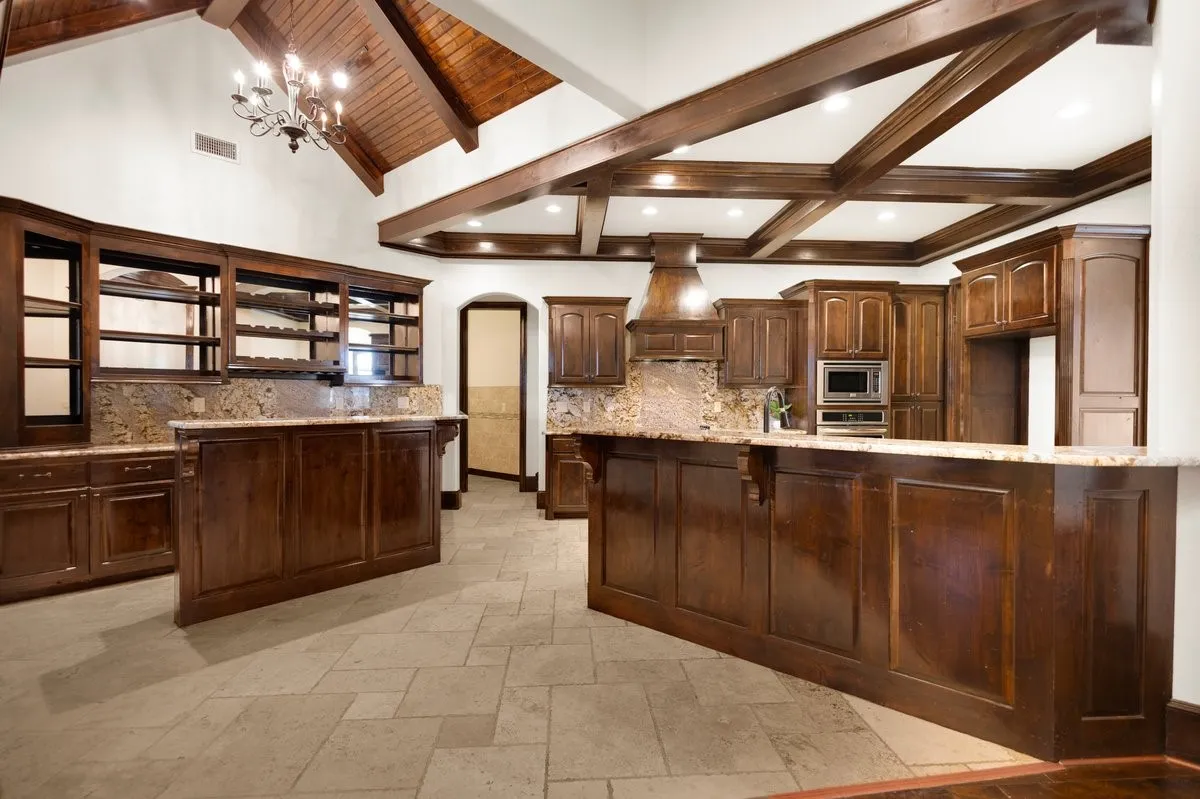 Single Family Residence For Sale in Smith County , 7820 Molina Drive, Tyler, Texas 75704, 6 Bedroom, 6 Bathroom, 3 Garage spaces, 4,008 Sqft, built in 2014, mls#21356180, Real Estate Agent in Tyler, Homes For Sale in Smith county, Homes For Sale in Tyler, Realtor in Tyler Texas, Real Estate Brokerage Independent Realty Texas, Luminita Cordes Realtor