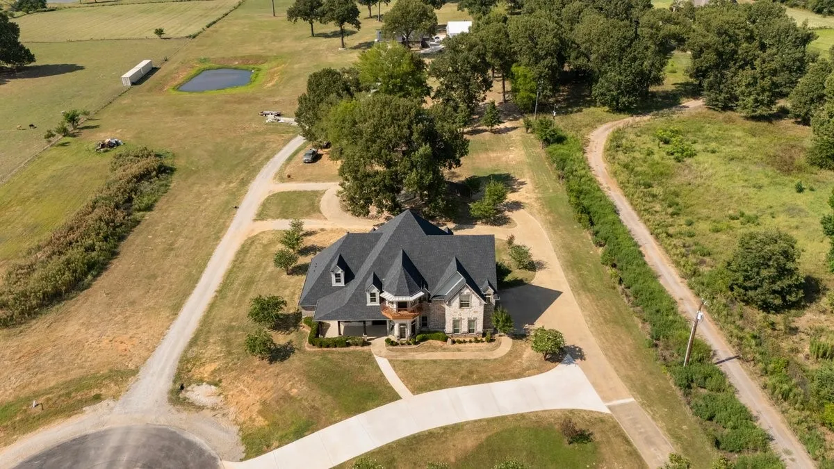 Single Family Residence For Sale in Smith County , 7820 Molina Drive, Tyler, Texas 75704, 6 Bedroom, 6 Bathroom, 3 Garage spaces, 4,008 Sqft, built in 2014, mls#21356180, Real Estate Agent in Tyler, Homes For Sale in Smith county, Homes For Sale in Tyler, Realtor in Tyler Texas, Real Estate Brokerage Independent Realty Texas, Luminita Cordes Realtor