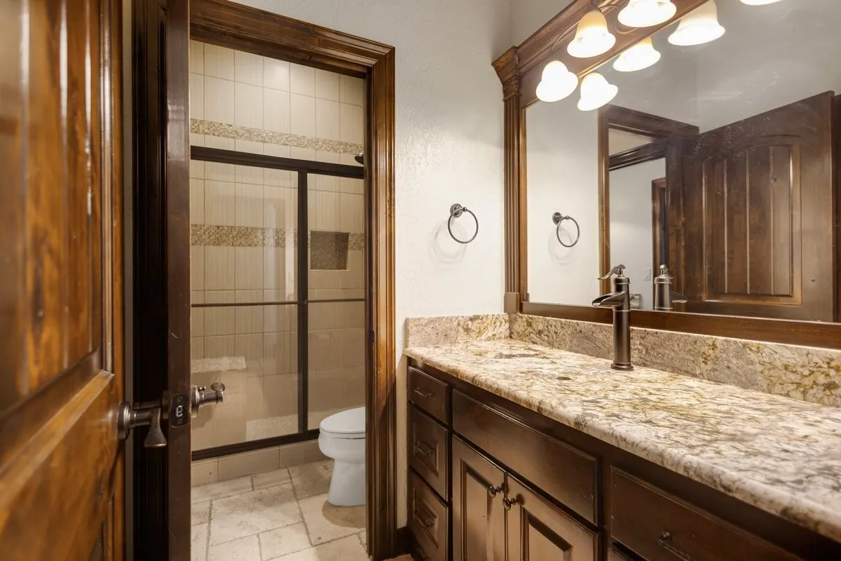 Single Family Residence For Sale in Smith County , 7820 Molina Drive, Tyler, Texas 75704, 6 Bedroom, 6 Bathroom, 3 Garage spaces, 4,008 Sqft, built in 2014, mls#21356180, Real Estate Agent in Tyler, Homes For Sale in Smith county, Homes For Sale in Tyler, Realtor in Tyler Texas, Real Estate Brokerage Independent Realty Texas, Luminita Cordes Realtor