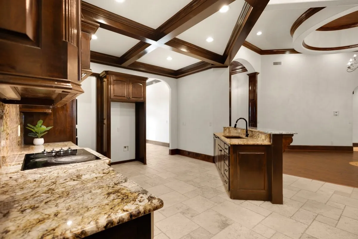 Single Family Residence For Sale in Smith County , 7820 Molina Drive, Tyler, Texas 75704, 6 Bedroom, 6 Bathroom, 3 Garage spaces, 4,008 Sqft, built in 2014, mls#21356180, Real Estate Agent in Tyler, Homes For Sale in Smith county, Homes For Sale in Tyler, Realtor in Tyler Texas, Real Estate Brokerage Independent Realty Texas, Luminita Cordes Realtor