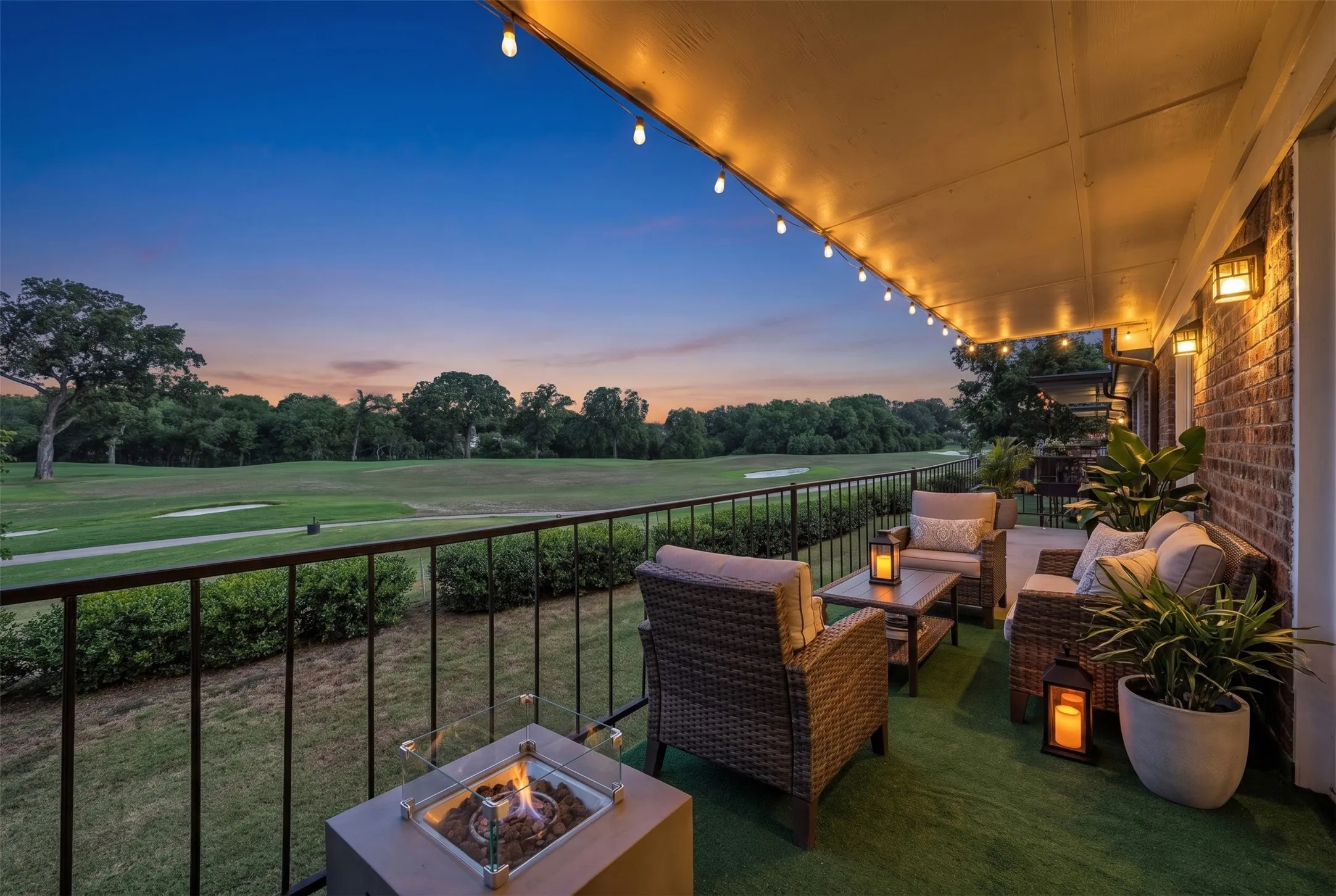 Condominium For Rent in Tarrant County , 4038 Ridglea Country Club Drive 1011, Fort Worth, Texas 76126, 1 Bedroom, 1 Bathroom, Garage spaces, 936 Sqft, built in 1968, mls#21355115, Real Estate Agent in Fort Worth, Homes For Rent in Tarrant county, Homes For Rent in Fort Worth, Realtor in Fort Worth Texas, Real Estate Brokerage Independent Realty Texas, Luminita Cordes Realtor