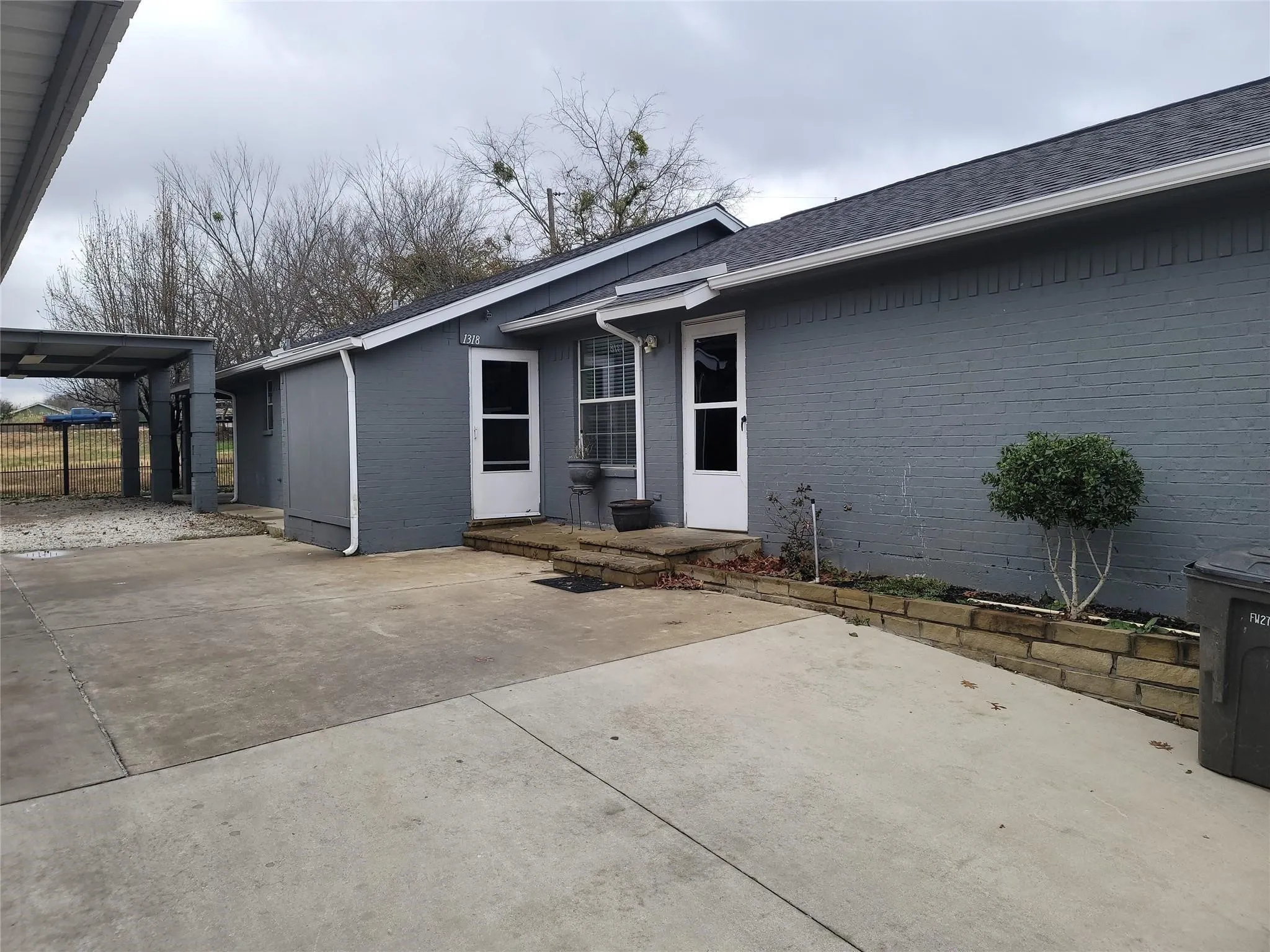 Duplex For Rent in Tarrant County , 1316 Blodgett Avenue, Fort Worth, Texas 76115, 2 Bedroom, 1 Bathroom, Garage spaces, 737 Sqft, built in 1984, mls#21356234, Real Estate Agent in Fort Worth, Homes For Rent in Tarrant county, Homes For Rent in Fort Worth, Realtor in Fort Worth Texas, Real Estate Brokerage Independent Realty Texas, Luminita Cordes Realtor