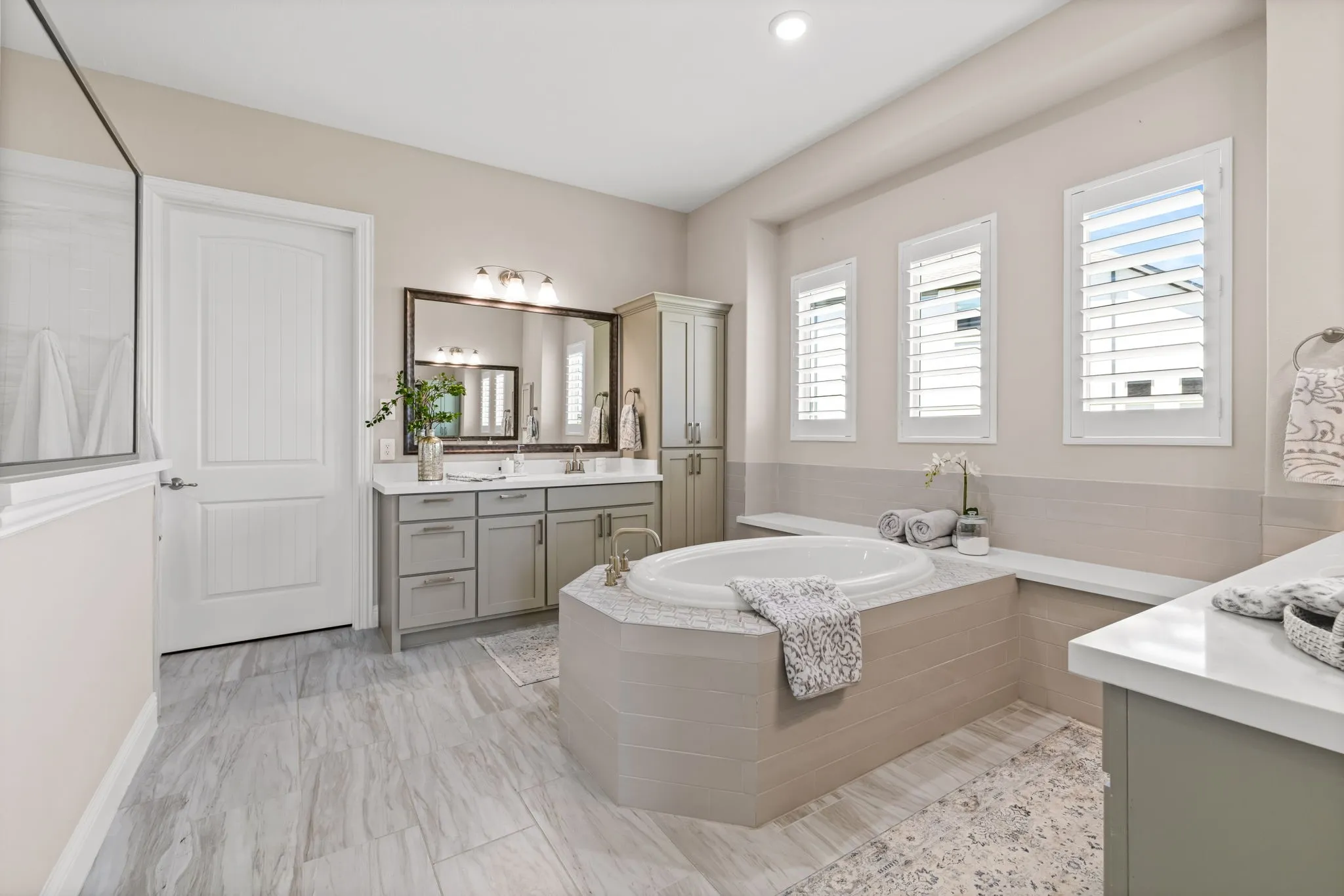 Single Family Residence For Sale in Kaufman County , 4169 Yellow Jasmine Lane, Heath, Texas 75126, 4 Bedroom, 3 Bathroom, 3 Garage spaces, 2,900 Sqft, built in 2022, mls#21355127, Real Estate Agent in Heath, Homes For Sale in Kaufman county, Homes For Sale in Heath, Realtor in Heath Texas, Real Estate Brokerage Independent Realty Texas, Luminita Cordes Realtor