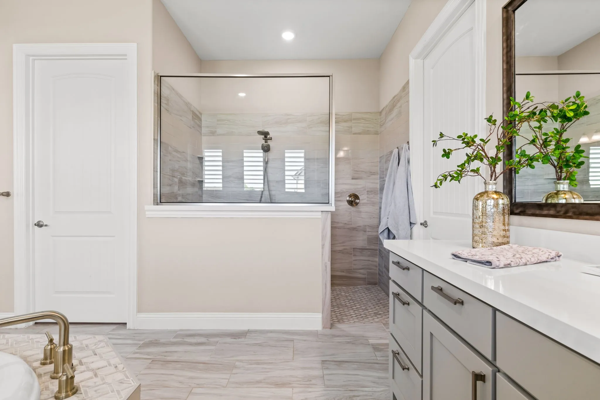 Single Family Residence For Sale in Kaufman County , 4169 Yellow Jasmine Lane, Heath, Texas 75126, 4 Bedroom, 3 Bathroom, 3 Garage spaces, 2,900 Sqft, built in 2022, mls#21355127, Real Estate Agent in Heath, Homes For Sale in Kaufman county, Homes For Sale in Heath, Realtor in Heath Texas, Real Estate Brokerage Independent Realty Texas, Luminita Cordes Realtor