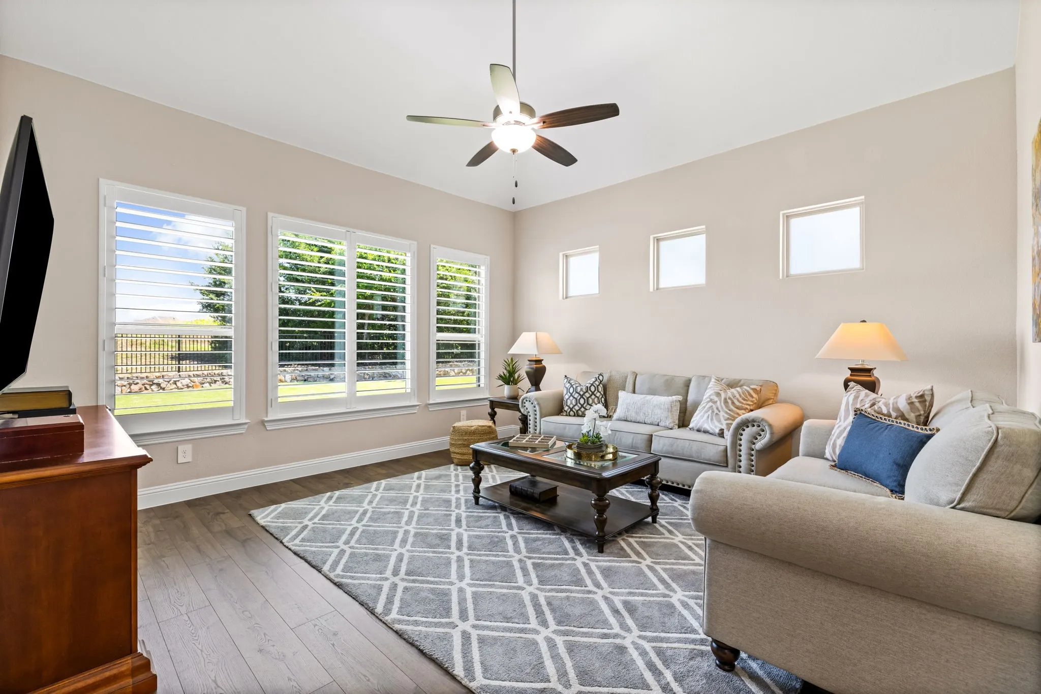 Single Family Residence For Sale in Kaufman County , 4169 Yellow Jasmine Lane, Heath, Texas 75126, 4 Bedroom, 3 Bathroom, 3 Garage spaces, 2,900 Sqft, built in 2022, mls#21355127, Real Estate Agent in Heath, Homes For Sale in Kaufman county, Homes For Sale in Heath, Realtor in Heath Texas, Real Estate Brokerage Independent Realty Texas, Luminita Cordes Realtor