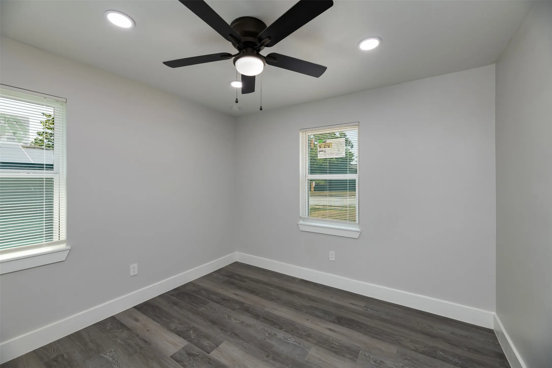 Single Family Residence For Sale in Dallas County , 1409 W Bruton Road, Mesquite, Texas 75149, 3 Bedroom, 2 Bathroom, Garage spaces, 1,361 Sqft, built in 1960, mls#21353981, Real Estate Agent in Mesquite, Homes For Sale in Dallas county, Homes For Sale in Mesquite, Realtor in Mesquite Texas, Real Estate Brokerage Independent Realty Texas, Luminita Cordes Realtor