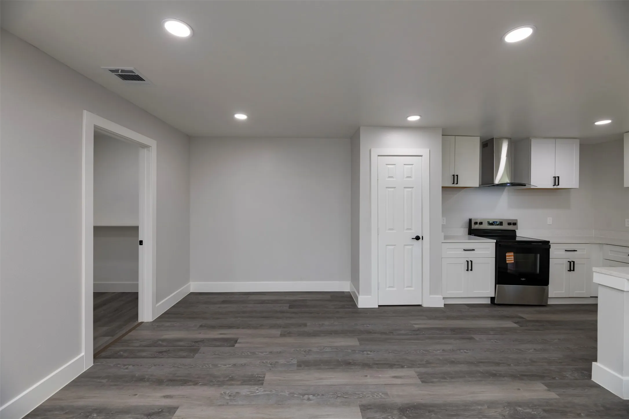 Single Family Residence For Sale in Dallas County , 1409 W Bruton Road, Mesquite, Texas 75149, 3 Bedroom, 2 Bathroom, Garage spaces, 1,361 Sqft, built in 1960, mls#21353981, Real Estate Agent in Mesquite, Homes For Sale in Dallas county, Homes For Sale in Mesquite, Realtor in Mesquite Texas, Real Estate Brokerage Independent Realty Texas, Luminita Cordes Realtor