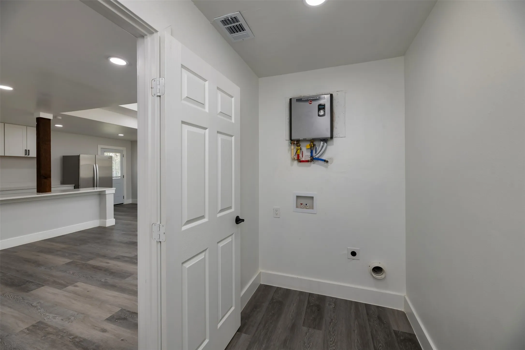 Single Family Residence For Sale in Dallas County , 1409 W Bruton Road, Mesquite, Texas 75149, 3 Bedroom, 2 Bathroom, Garage spaces, 1,361 Sqft, built in 1960, mls#21353981, Real Estate Agent in Mesquite, Homes For Sale in Dallas county, Homes For Sale in Mesquite, Realtor in Mesquite Texas, Real Estate Brokerage Independent Realty Texas, Luminita Cordes Realtor