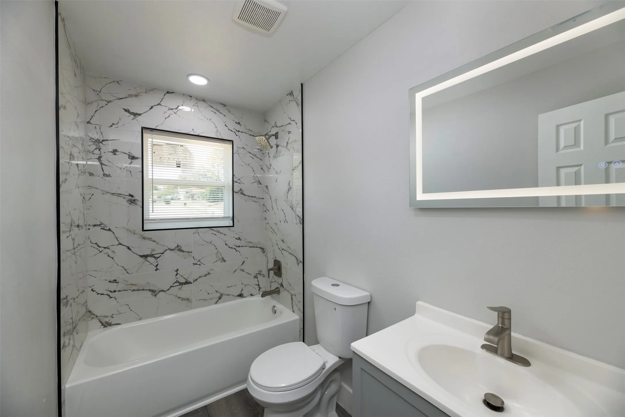 Single Family Residence For Sale in Dallas County , 1409 W Bruton Road, Mesquite, Texas 75149, 3 Bedroom, 2 Bathroom, Garage spaces, 1,361 Sqft, built in 1960, mls#21353981, Real Estate Agent in Mesquite, Homes For Sale in Dallas county, Homes For Sale in Mesquite, Realtor in Mesquite Texas, Real Estate Brokerage Independent Realty Texas, Luminita Cordes Realtor