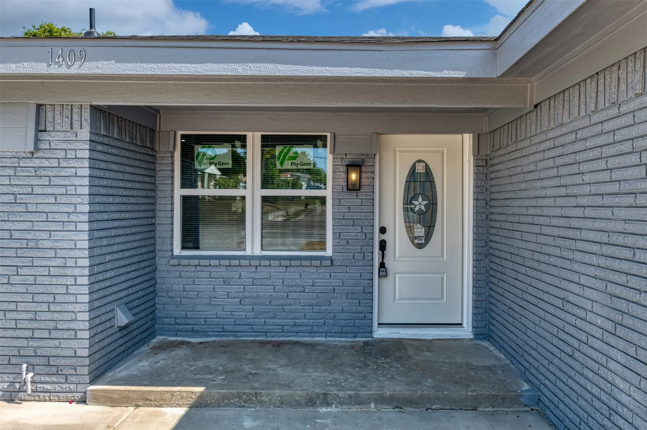 Single Family Residence For Sale in Dallas County , 1409 W Bruton Road, Mesquite, Texas 75149, 3 Bedroom, 2 Bathroom, Garage spaces, 1,361 Sqft, built in 1960, mls#21353981, Real Estate Agent in Mesquite, Homes For Sale in Dallas county, Homes For Sale in Mesquite, Realtor in Mesquite Texas, Real Estate Brokerage Independent Realty Texas, Luminita Cordes Realtor