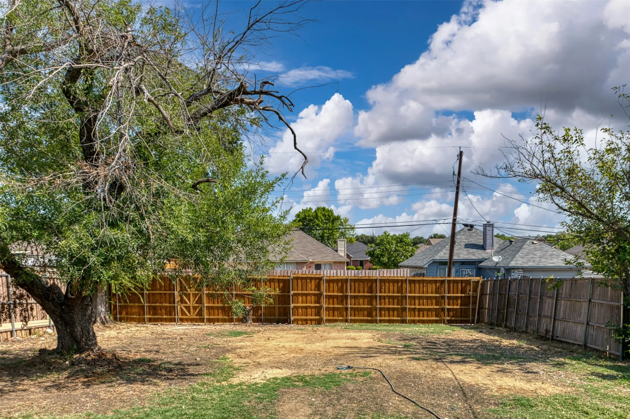Single Family Residence For Sale in Dallas County , 1409 W Bruton Road, Mesquite, Texas 75149, 3 Bedroom, 2 Bathroom, Garage spaces, 1,361 Sqft, built in 1960, mls#21353981, Real Estate Agent in Mesquite, Homes For Sale in Dallas county, Homes For Sale in Mesquite, Realtor in Mesquite Texas, Real Estate Brokerage Independent Realty Texas, Luminita Cordes Realtor