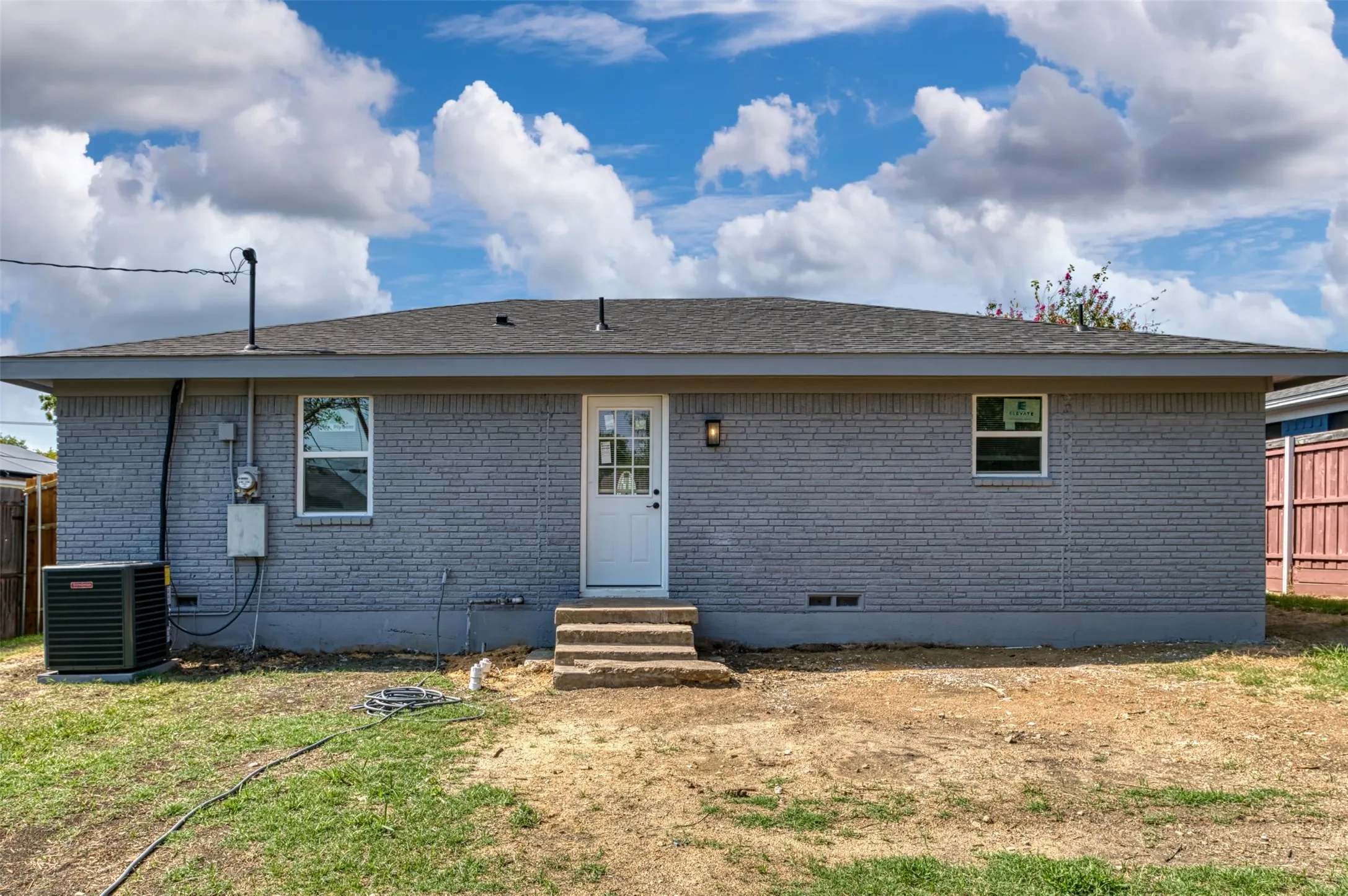 Single Family Residence For Sale in Dallas County , 1409 W Bruton Road, Mesquite, Texas 75149, 3 Bedroom, 2 Bathroom, Garage spaces, 1,361 Sqft, built in 1960, mls#21353981, Real Estate Agent in Mesquite, Homes For Sale in Dallas county, Homes For Sale in Mesquite, Realtor in Mesquite Texas, Real Estate Brokerage Independent Realty Texas, Luminita Cordes Realtor