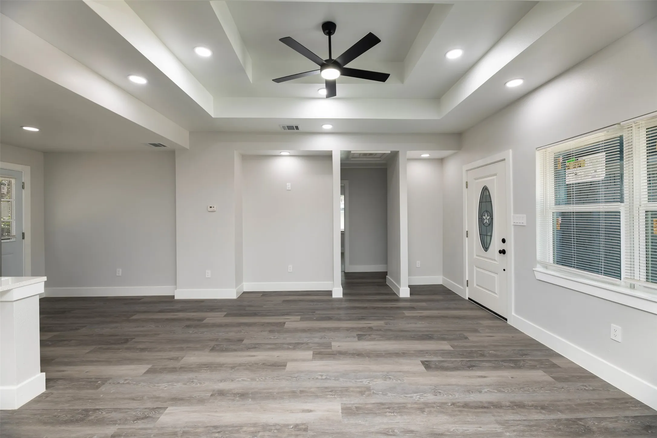 Single Family Residence For Sale in Dallas County , 1409 W Bruton Road, Mesquite, Texas 75149, 3 Bedroom, 2 Bathroom, Garage spaces, 1,361 Sqft, built in 1960, mls#21353981, Real Estate Agent in Mesquite, Homes For Sale in Dallas county, Homes For Sale in Mesquite, Realtor in Mesquite Texas, Real Estate Brokerage Independent Realty Texas, Luminita Cordes Realtor