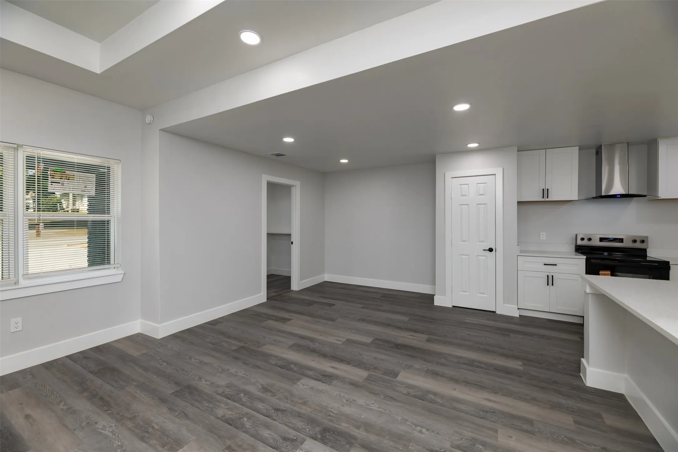 Single Family Residence For Sale in Dallas County , 1409 W Bruton Road, Mesquite, Texas 75149, 3 Bedroom, 2 Bathroom, Garage spaces, 1,361 Sqft, built in 1960, mls#21353981, Real Estate Agent in Mesquite, Homes For Sale in Dallas county, Homes For Sale in Mesquite, Realtor in Mesquite Texas, Real Estate Brokerage Independent Realty Texas, Luminita Cordes Realtor