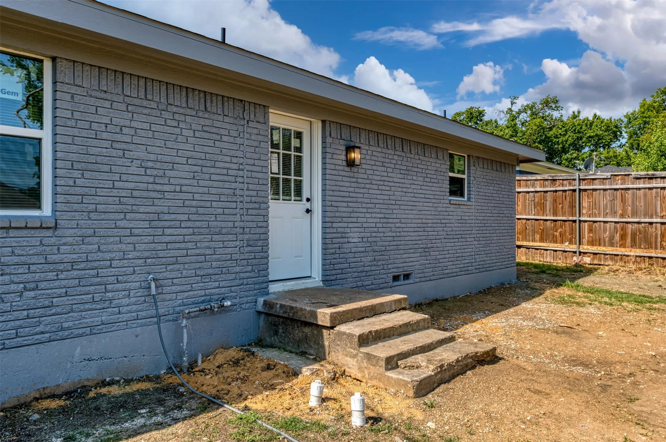 Single Family Residence For Sale in Dallas County , 1409 W Bruton Road, Mesquite, Texas 75149, 3 Bedroom, 2 Bathroom, Garage spaces, 1,361 Sqft, built in 1960, mls#21353981, Real Estate Agent in Mesquite, Homes For Sale in Dallas county, Homes For Sale in Mesquite, Realtor in Mesquite Texas, Real Estate Brokerage Independent Realty Texas, Luminita Cordes Realtor