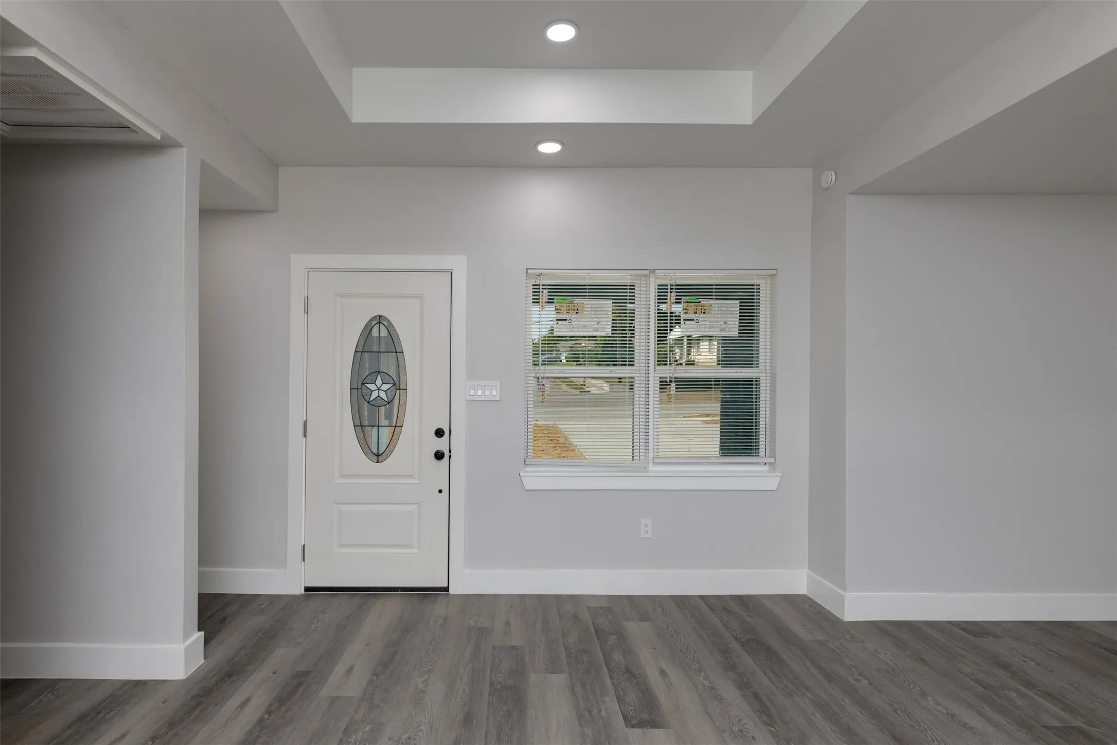 Single Family Residence For Sale in Dallas County , 1409 W Bruton Road, Mesquite, Texas 75149, 3 Bedroom, 2 Bathroom, Garage spaces, 1,361 Sqft, built in 1960, mls#21353981, Real Estate Agent in Mesquite, Homes For Sale in Dallas county, Homes For Sale in Mesquite, Realtor in Mesquite Texas, Real Estate Brokerage Independent Realty Texas, Luminita Cordes Realtor