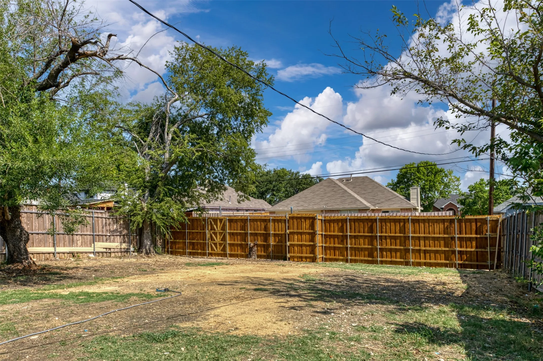 Single Family Residence For Sale in Dallas County , 1409 W Bruton Road, Mesquite, Texas 75149, 3 Bedroom, 2 Bathroom, Garage spaces, 1,361 Sqft, built in 1960, mls#21353981, Real Estate Agent in Mesquite, Homes For Sale in Dallas county, Homes For Sale in Mesquite, Realtor in Mesquite Texas, Real Estate Brokerage Independent Realty Texas, Luminita Cordes Realtor