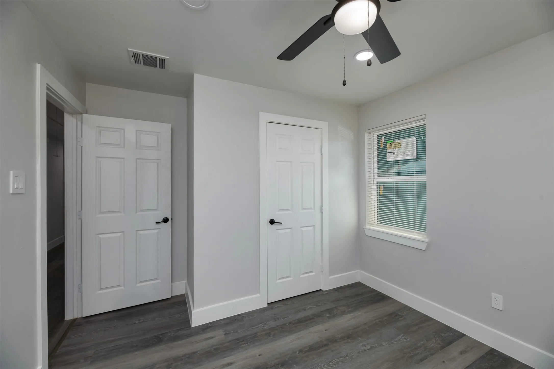 Single Family Residence For Sale in Dallas County , 1409 W Bruton Road, Mesquite, Texas 75149, 3 Bedroom, 2 Bathroom, Garage spaces, 1,361 Sqft, built in 1960, mls#21353981, Real Estate Agent in Mesquite, Homes For Sale in Dallas county, Homes For Sale in Mesquite, Realtor in Mesquite Texas, Real Estate Brokerage Independent Realty Texas, Luminita Cordes Realtor