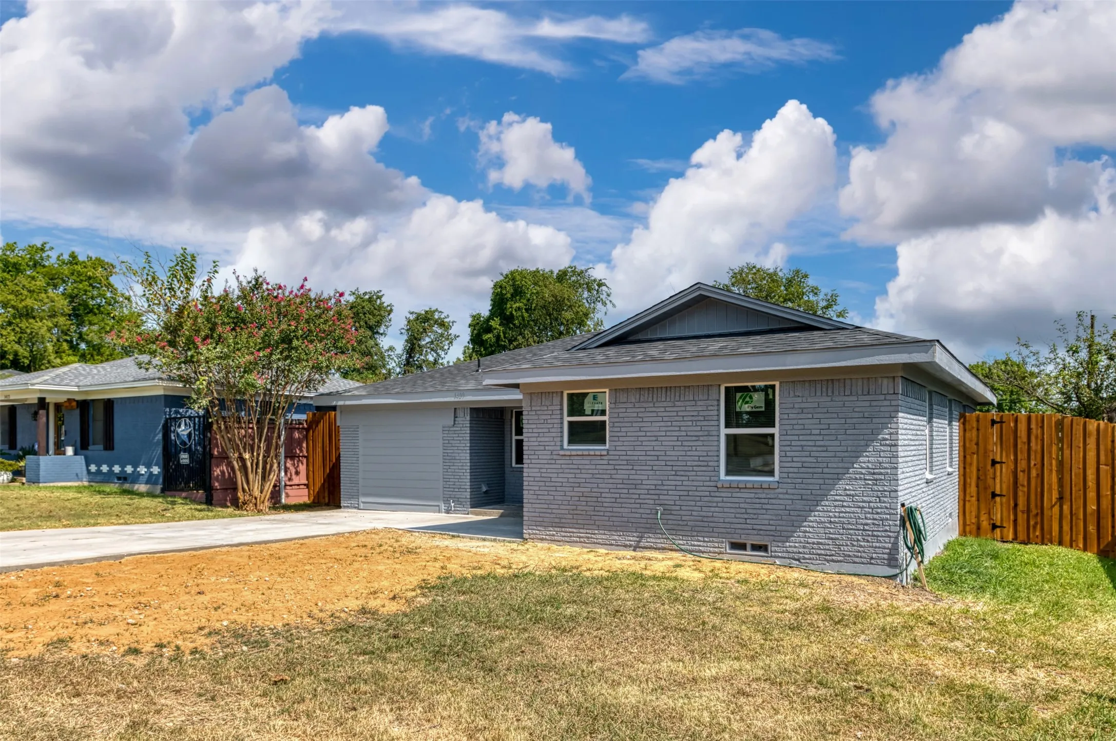 Single Family Residence For Sale in Dallas County , 1409 W Bruton Road, Mesquite, Texas 75149, 3 Bedroom, 2 Bathroom, Garage spaces, 1,361 Sqft, built in 1960, mls#21353981, Real Estate Agent in Mesquite, Homes For Sale in Dallas county, Homes For Sale in Mesquite, Realtor in Mesquite Texas, Real Estate Brokerage Independent Realty Texas, Luminita Cordes Realtor
