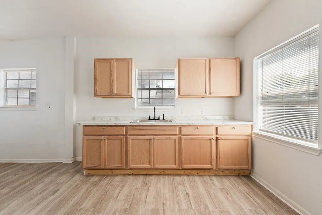 Quadruplex For Sale in Dallas County , 5004 E Side Avenue, Dallas, Texas 75214, 0, 0, Garage spaces, 0 Sqft, built in 1930, mls#21356233, Real Estate Agent in Dallas, Homes For Sale in Dallas county, Homes For Sale in Dallas, Realtor in Dallas Texas, Real Estate Brokerage Independent Realty Texas, Luminita Cordes Realtor