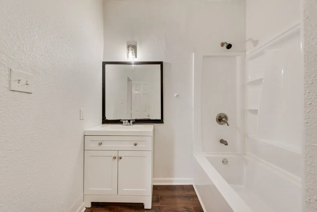 Quadruplex For Sale in Dallas County , 5004 E Side Avenue, Dallas, Texas 75214, 0, 0, Garage spaces, 0 Sqft, built in 1930, mls#21356233, Real Estate Agent in Dallas, Homes For Sale in Dallas county, Homes For Sale in Dallas, Realtor in Dallas Texas, Real Estate Brokerage Independent Realty Texas, Luminita Cordes Realtor