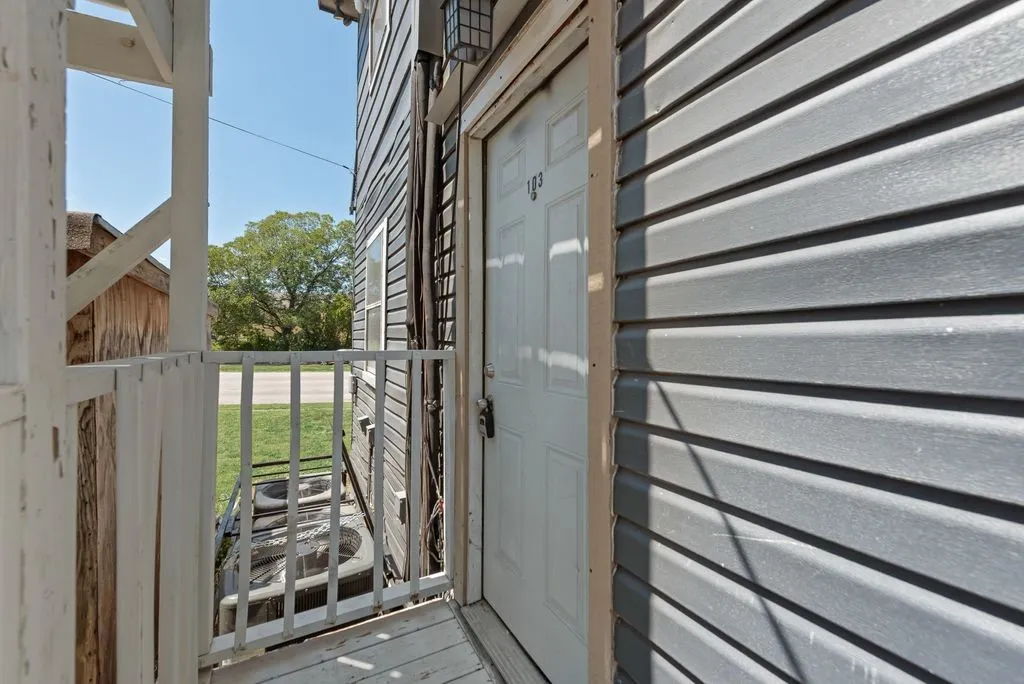Quadruplex For Sale in Dallas County , 5004 E Side Avenue, Dallas, Texas 75214, 0, 0, Garage spaces, 0 Sqft, built in 1930, mls#21356233, Real Estate Agent in Dallas, Homes For Sale in Dallas county, Homes For Sale in Dallas, Realtor in Dallas Texas, Real Estate Brokerage Independent Realty Texas, Luminita Cordes Realtor