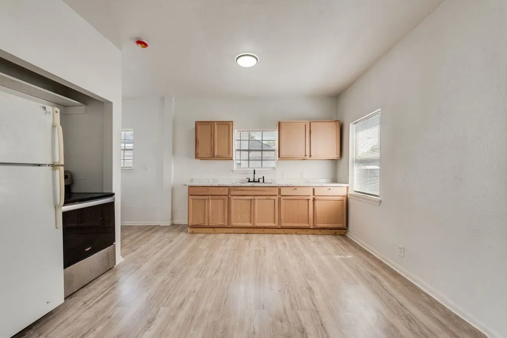Quadruplex For Sale in Dallas County , 5004 E Side Avenue, Dallas, Texas 75214, 0, 0, Garage spaces, 0 Sqft, built in 1930, mls#21356233, Real Estate Agent in Dallas, Homes For Sale in Dallas county, Homes For Sale in Dallas, Realtor in Dallas Texas, Real Estate Brokerage Independent Realty Texas, Luminita Cordes Realtor