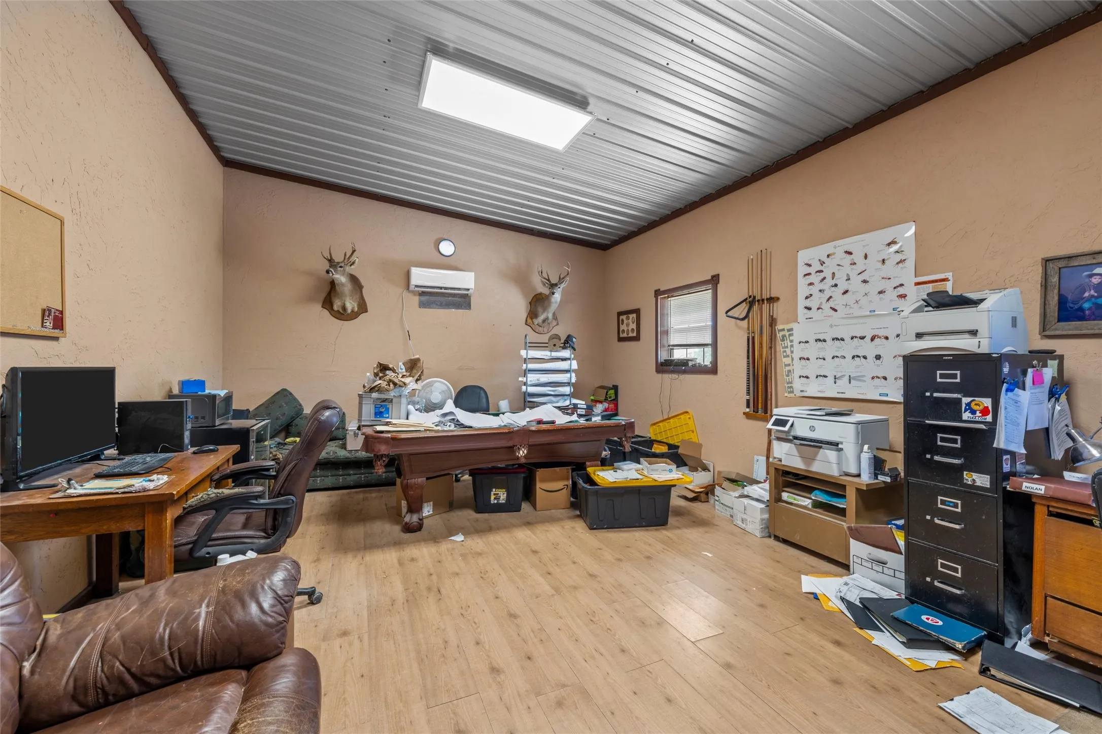 Farm For Sale in Hill County , 108 Mabry Lane, Whitney, Texas 76692, 3 Bedroom, 4 Bathroom, 4 Garage spaces, 3,150 Sqft, built in 2000, mls#21355478, Real Estate Agent in Whitney, Homes For Sale in Hill county, Homes For Sale in Whitney, Realtor in Whitney Texas, Real Estate Brokerage Independent Realty Texas, Luminita Cordes Realtor