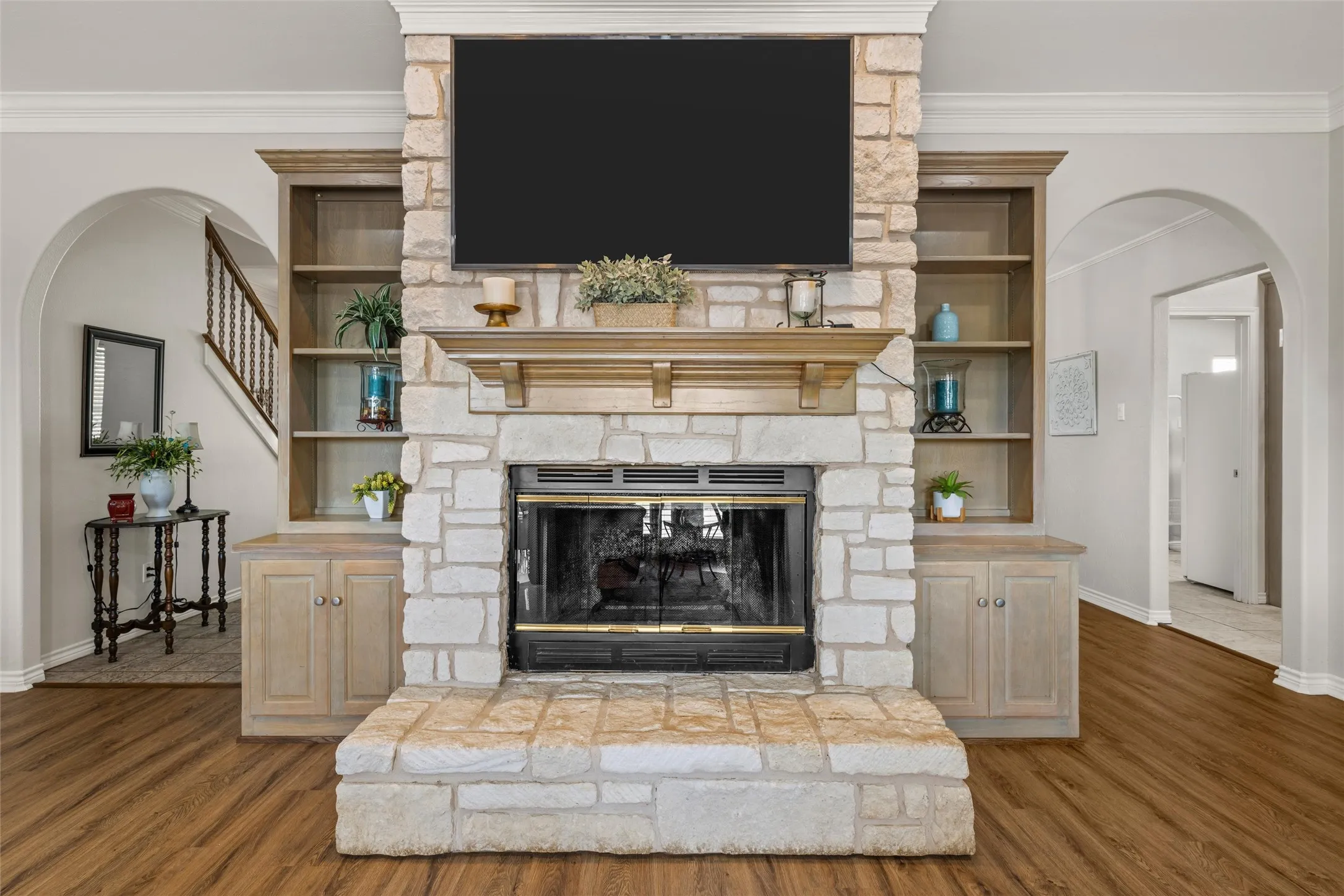 Farm For Sale in Hill County , 108 Mabry Lane, Whitney, Texas 76692, 3 Bedroom, 4 Bathroom, 4 Garage spaces, 3,150 Sqft, built in 2000, mls#21355478, Real Estate Agent in Whitney, Homes For Sale in Hill county, Homes For Sale in Whitney, Realtor in Whitney Texas, Real Estate Brokerage Independent Realty Texas, Luminita Cordes Realtor
