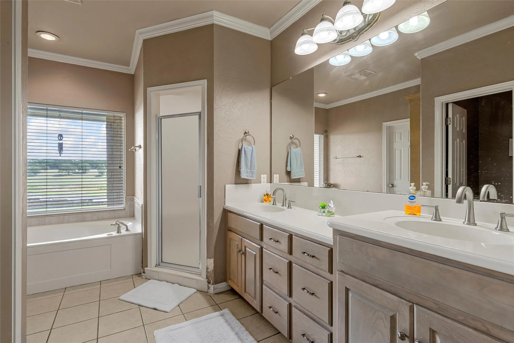 Farm For Sale in Hill County , 108 Mabry Lane, Whitney, Texas 76692, 3 Bedroom, 4 Bathroom, 4 Garage spaces, 3,150 Sqft, built in 2000, mls#21355478, Real Estate Agent in Whitney, Homes For Sale in Hill county, Homes For Sale in Whitney, Realtor in Whitney Texas, Real Estate Brokerage Independent Realty Texas, Luminita Cordes Realtor