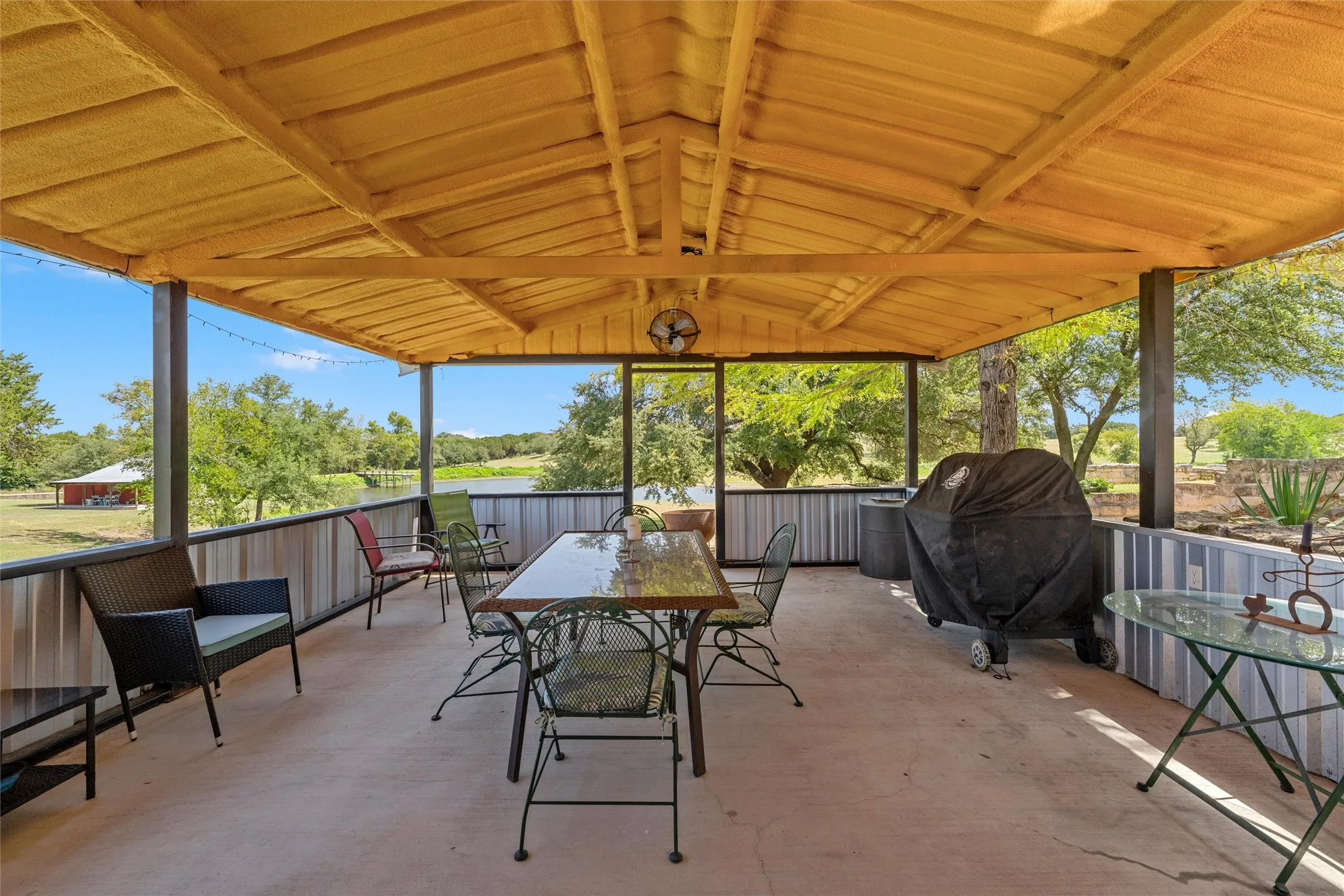Farm For Sale in Hill County , 108 Mabry Lane, Whitney, Texas 76692, 3 Bedroom, 4 Bathroom, 4 Garage spaces, 3,150 Sqft, built in 2000, mls#21355478, Real Estate Agent in Whitney, Homes For Sale in Hill county, Homes For Sale in Whitney, Realtor in Whitney Texas, Real Estate Brokerage Independent Realty Texas, Luminita Cordes Realtor