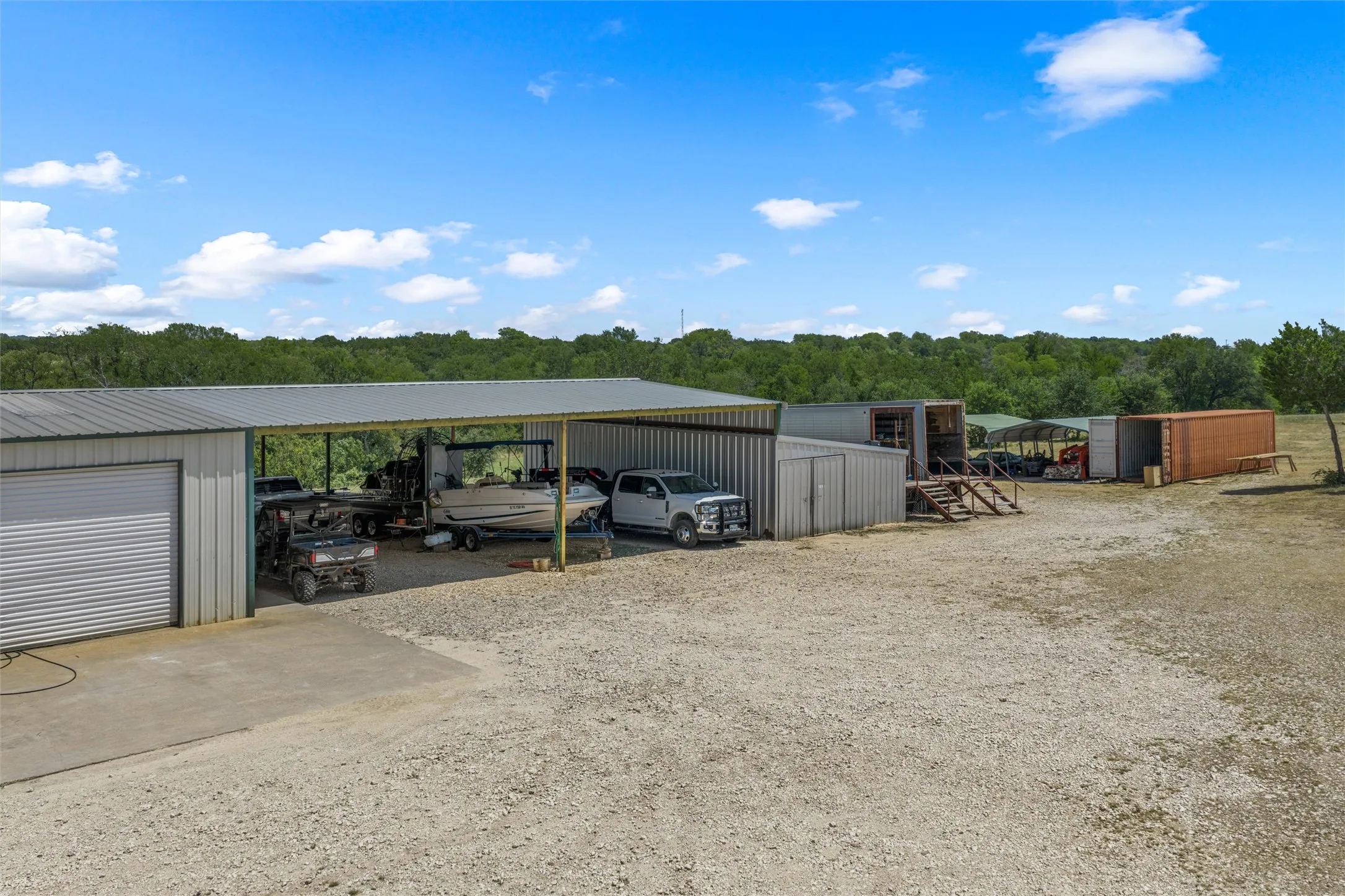 Farm For Sale in Hill County , 108 Mabry Lane, Whitney, Texas 76692, 3 Bedroom, 4 Bathroom, 4 Garage spaces, 3,150 Sqft, built in 2000, mls#21355478, Real Estate Agent in Whitney, Homes For Sale in Hill county, Homes For Sale in Whitney, Realtor in Whitney Texas, Real Estate Brokerage Independent Realty Texas, Luminita Cordes Realtor