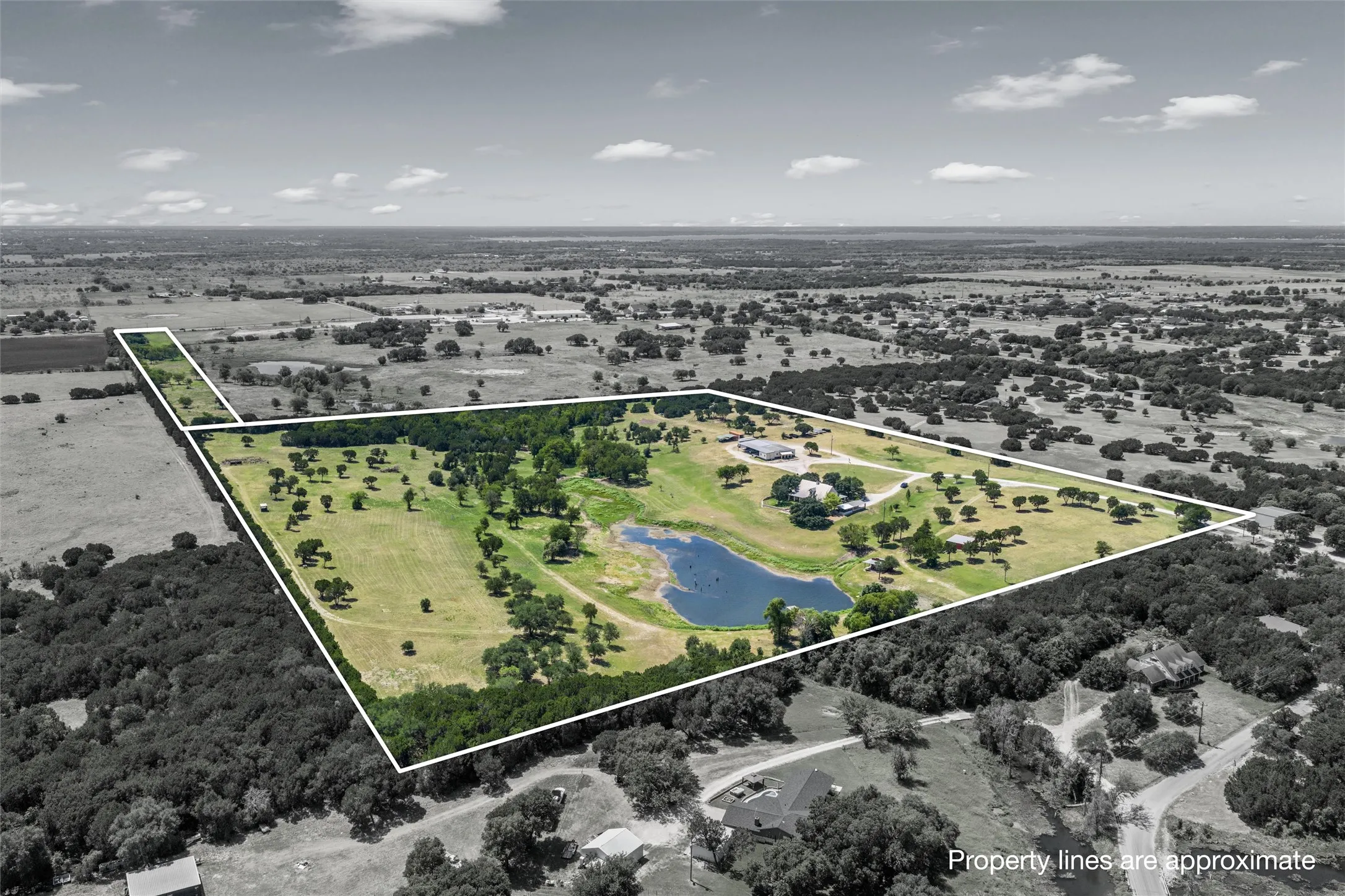 Farm For Sale in Hill County , 108 Mabry Lane, Whitney, Texas 76692, 3 Bedroom, 4 Bathroom, 4 Garage spaces, 3,150 Sqft, built in 2000, mls#21355478, Real Estate Agent in Whitney, Homes For Sale in Hill county, Homes For Sale in Whitney, Realtor in Whitney Texas, Real Estate Brokerage Independent Realty Texas, Luminita Cordes Realtor