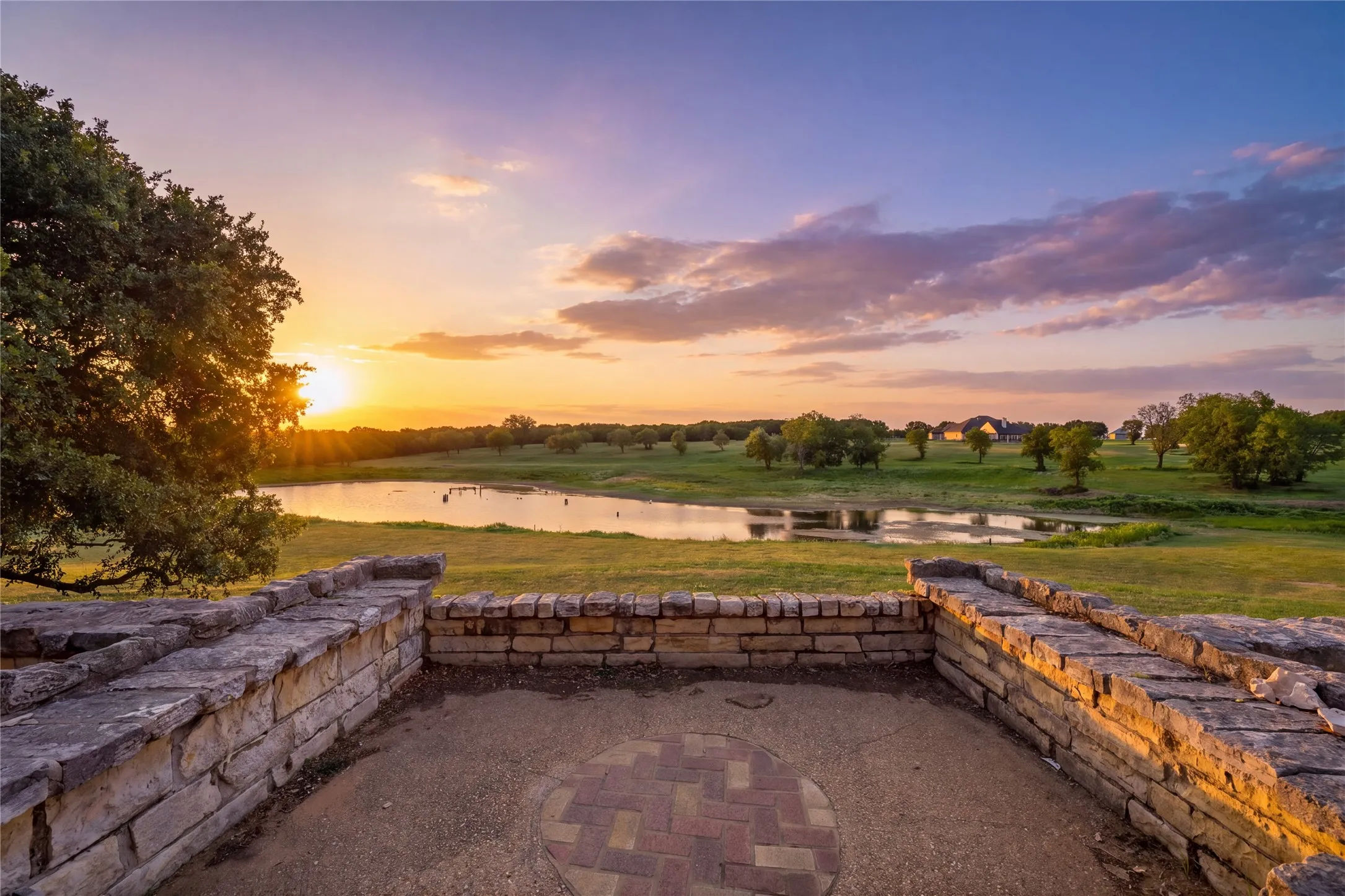 Farm For Sale in Hill County , 108 Mabry Lane, Whitney, Texas 76692, 3 Bedroom, 4 Bathroom, 4 Garage spaces, 3,150 Sqft, built in 2000, mls#21355478, Real Estate Agent in Whitney, Homes For Sale in Hill county, Homes For Sale in Whitney, Realtor in Whitney Texas, Real Estate Brokerage Independent Realty Texas, Luminita Cordes Realtor
