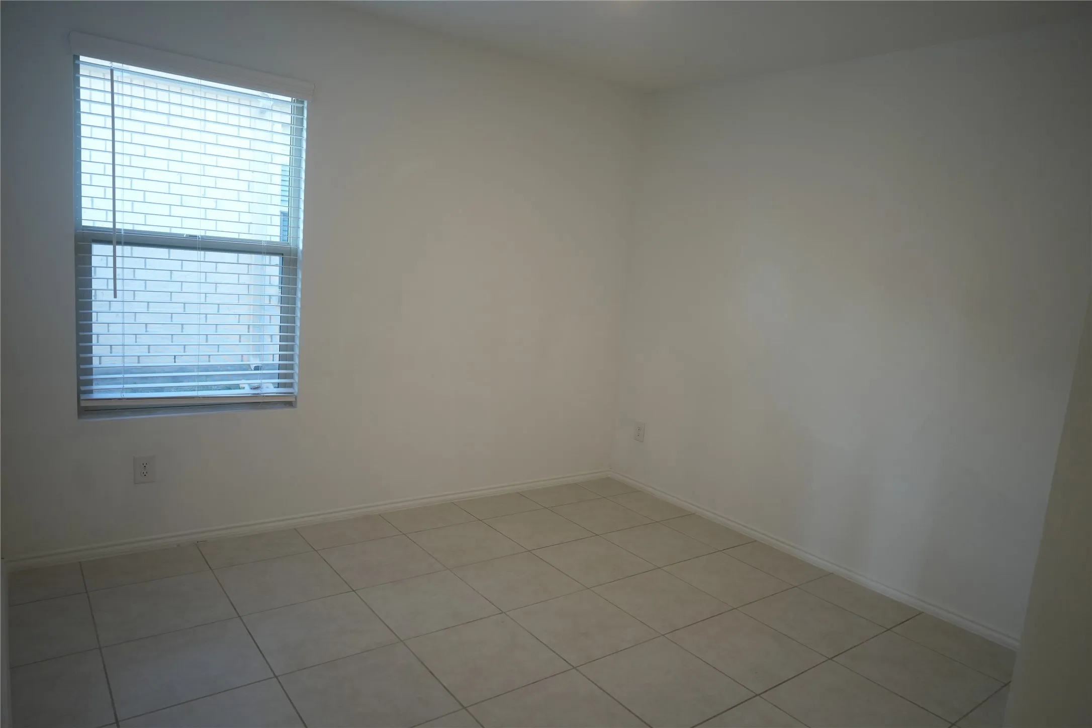 Single Family Residence For Rent in Kaufman County , 3480 Mildren Bend, Crandall, Texas 75114, 3 Bedroom, 2 Bathroom, 2 Garage spaces, 1,290 Sqft, built in 2022, mls#21355208, Real Estate Agent in Crandall, Homes For Rent in Kaufman county, Homes For Rent in Crandall, Realtor in Crandall Texas, Real Estate Brokerage Independent Realty Texas, Luminita Cordes Realtor