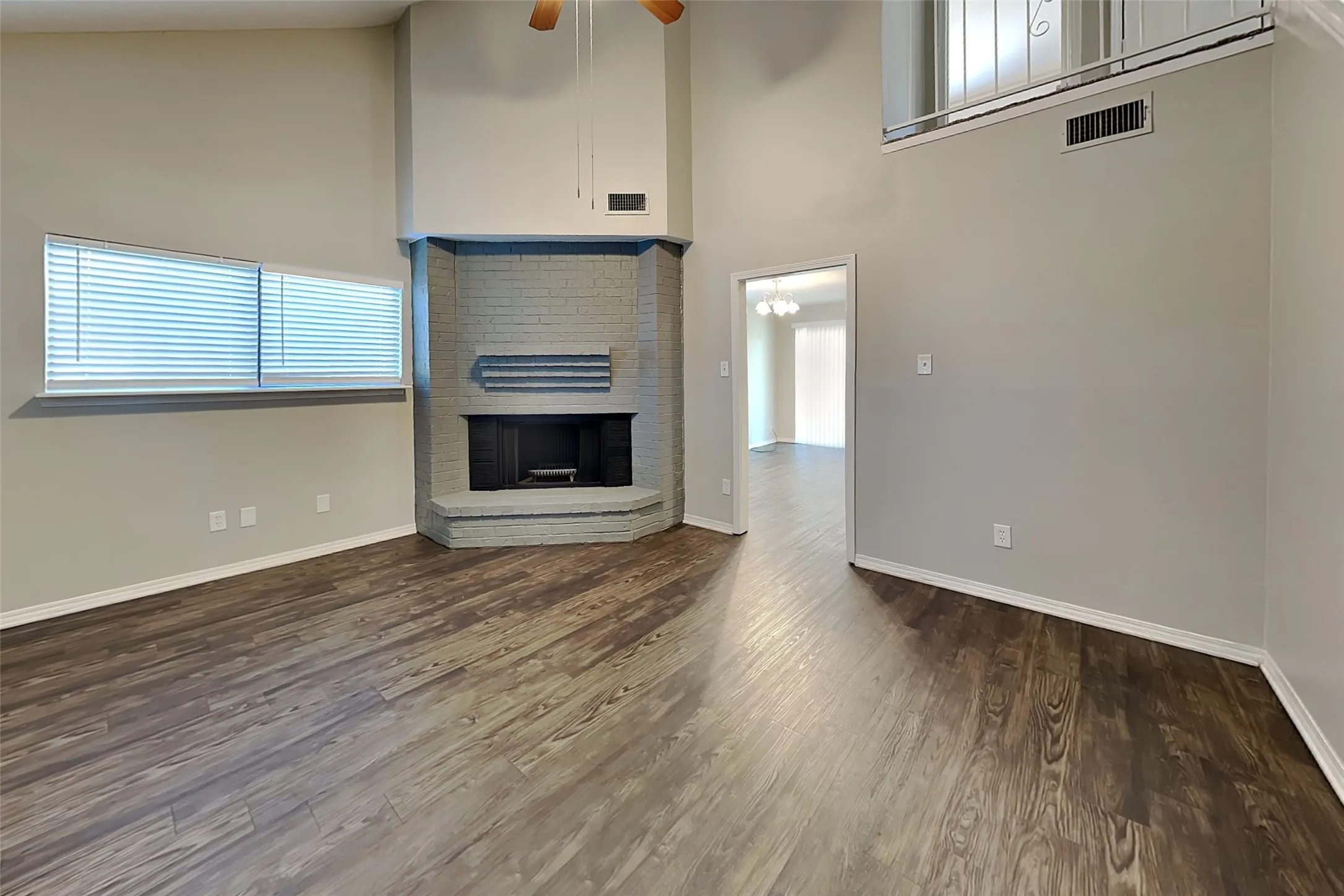 Single Family Residence For Rent in Collin County , 845 Whitehall Drive, Plano, Texas 75023, 3 Bedroom, 3 Bathroom, 2 Garage spaces, 1,473 Sqft, built in 1981, mls#21356250, Real Estate Agent in Plano, Homes For Rent in Collin county, Homes For Rent in Plano, Realtor in Plano Texas, Real Estate Brokerage Independent Realty Texas, Luminita Cordes Realtor