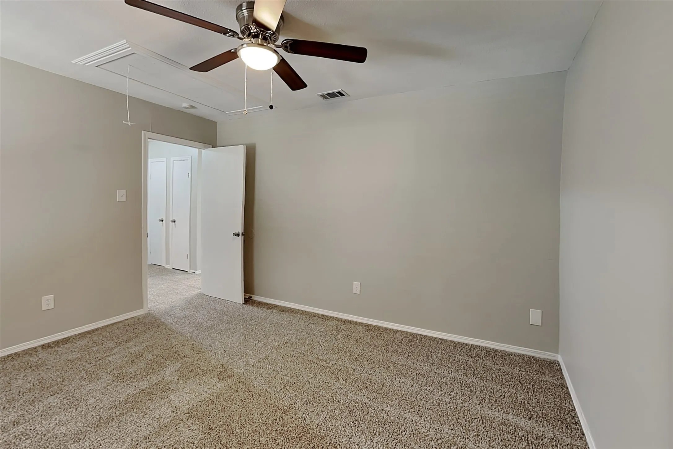 Single Family Residence For Rent in Collin County , 845 Whitehall Drive, Plano, Texas 75023, 3 Bedroom, 3 Bathroom, 2 Garage spaces, 1,473 Sqft, built in 1981, mls#21356250, Real Estate Agent in Plano, Homes For Rent in Collin county, Homes For Rent in Plano, Realtor in Plano Texas, Real Estate Brokerage Independent Realty Texas, Luminita Cordes Realtor