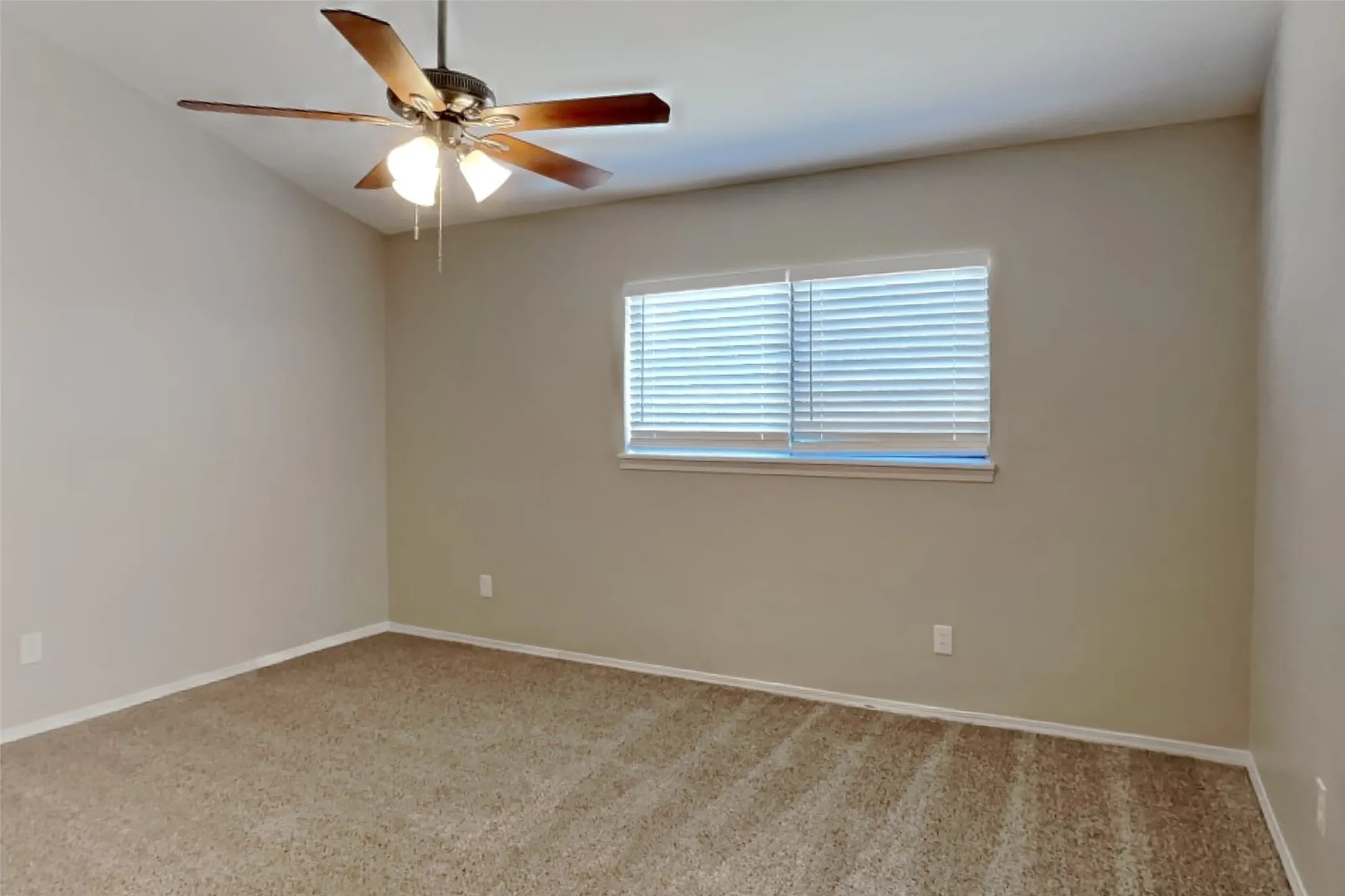 Single Family Residence For Rent in Collin County , 845 Whitehall Drive, Plano, Texas 75023, 3 Bedroom, 3 Bathroom, 2 Garage spaces, 1,473 Sqft, built in 1981, mls#21356250, Real Estate Agent in Plano, Homes For Rent in Collin county, Homes For Rent in Plano, Realtor in Plano Texas, Real Estate Brokerage Independent Realty Texas, Luminita Cordes Realtor
