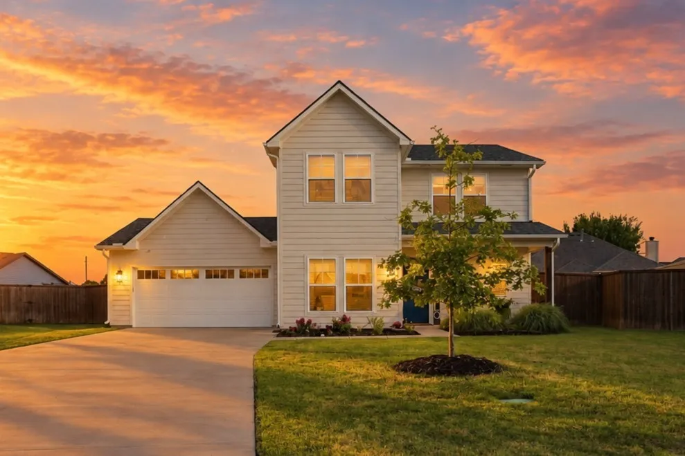 Single Family Residence For Sale in Grayson County , 403 Sonoma Court, Sherman, Texas 75092, 4 Bedroom, 3 Bathroom, 2 Garage spaces, 2,175 Sqft, built in 2021, mls#21351025, Real Estate Agent in Sherman, Homes For Sale in Grayson county, Homes For Sale in Sherman, Realtor in Sherman Texas, Real Estate Brokerage Independent Realty Texas, Luminita Cordes Realtor