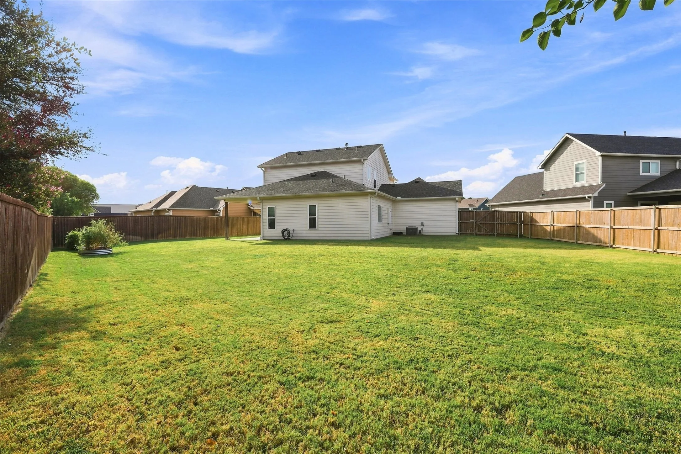 Single Family Residence For Sale in Grayson County , 403 Sonoma Court, Sherman, Texas 75092, 4 Bedroom, 3 Bathroom, 2 Garage spaces, 2,175 Sqft, built in 2021, mls#21351025, Real Estate Agent in Sherman, Homes For Sale in Grayson county, Homes For Sale in Sherman, Realtor in Sherman Texas, Real Estate Brokerage Independent Realty Texas, Luminita Cordes Realtor