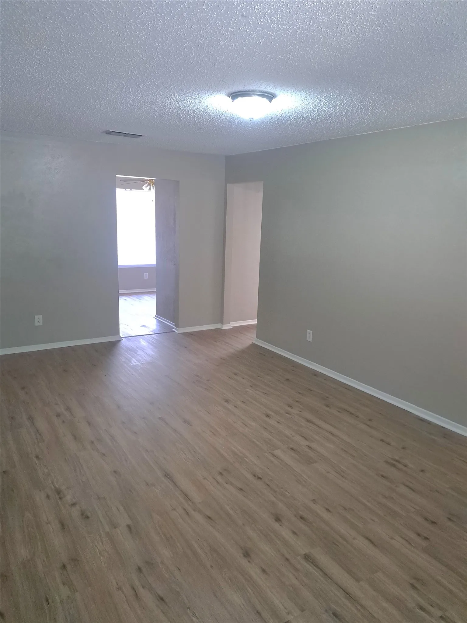 Duplex For Rent in Tarrant County , 1125 Highbush Drive 1127, Benbrook, Texas 76126, 2 Bedroom, 2 Bathroom, Garage spaces, 1,116 Sqft, built in 1982, Price $1,495, mls#21342154, Real Estate Agent in Benbrook, Homes For Rent in Tarrant county, Homes For Rent in Benbrook, Realtor in Benbrook Texas, Real Estate Brokerage Independent Realty Texas, Luminita Cordes Realtor
