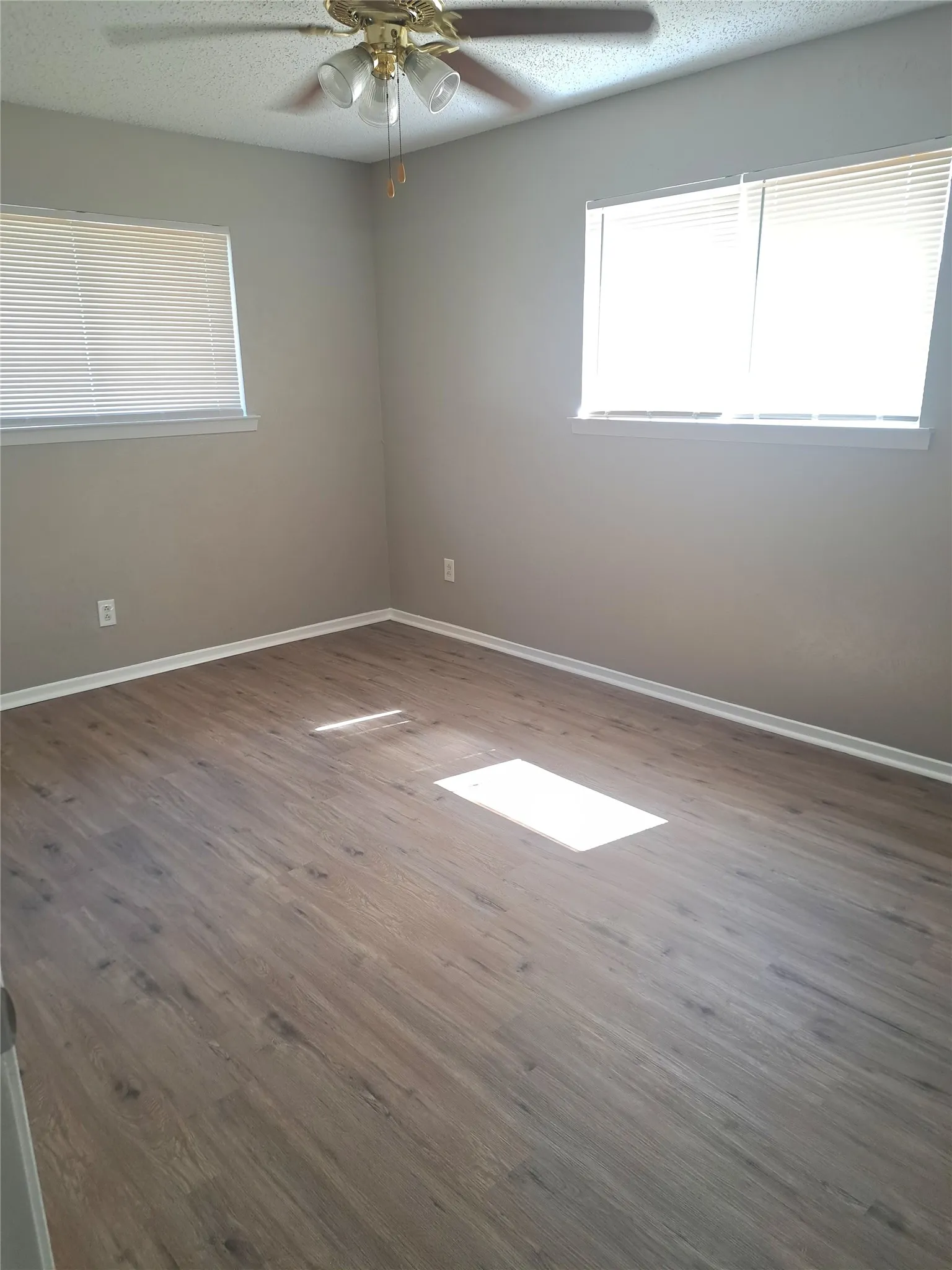 Duplex For Rent in Tarrant County , 1125 Highbush Drive 1127, Benbrook, Texas 76126, 2 Bedroom, 2 Bathroom, Garage spaces, 1,116 Sqft, built in 1982, Price $1,495, mls#21342154, Real Estate Agent in Benbrook, Homes For Rent in Tarrant county, Homes For Rent in Benbrook, Realtor in Benbrook Texas, Real Estate Brokerage Independent Realty Texas, Luminita Cordes Realtor