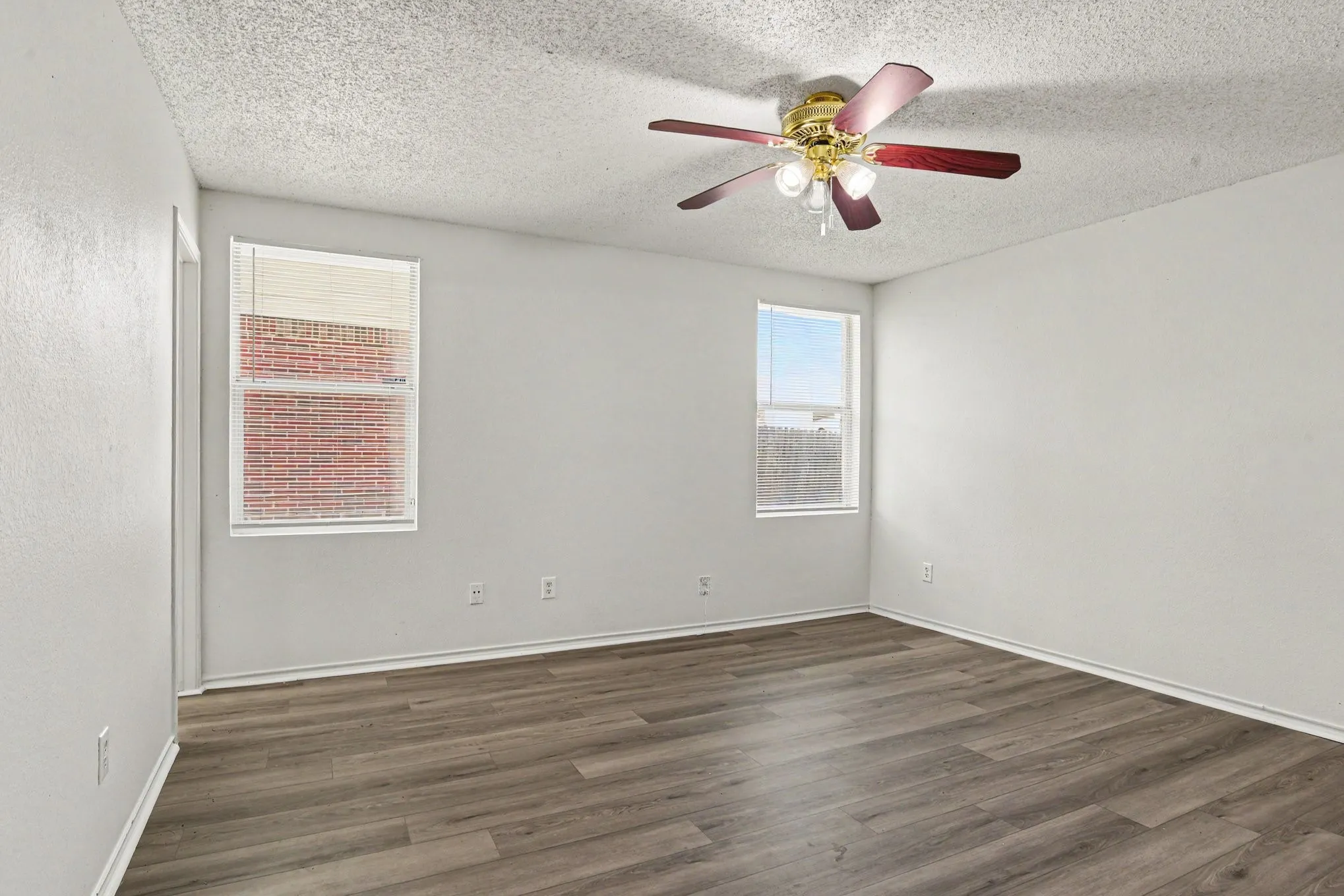 Single Family Residence For Rent in Dallas County , 1424 Junction Run, Mesquite, Texas 75181, 3 Bedroom, 2 Bathroom, 2 Garage spaces, 1,389 Sqft, built in 2005, Price $2,695, mls#21354202, Real Estate Agent in Mesquite, Homes For Rent in Dallas county, Homes For Rent in Mesquite, Realtor in Mesquite Texas, Real Estate Brokerage Independent Realty Texas, Luminita Cordes Realtor